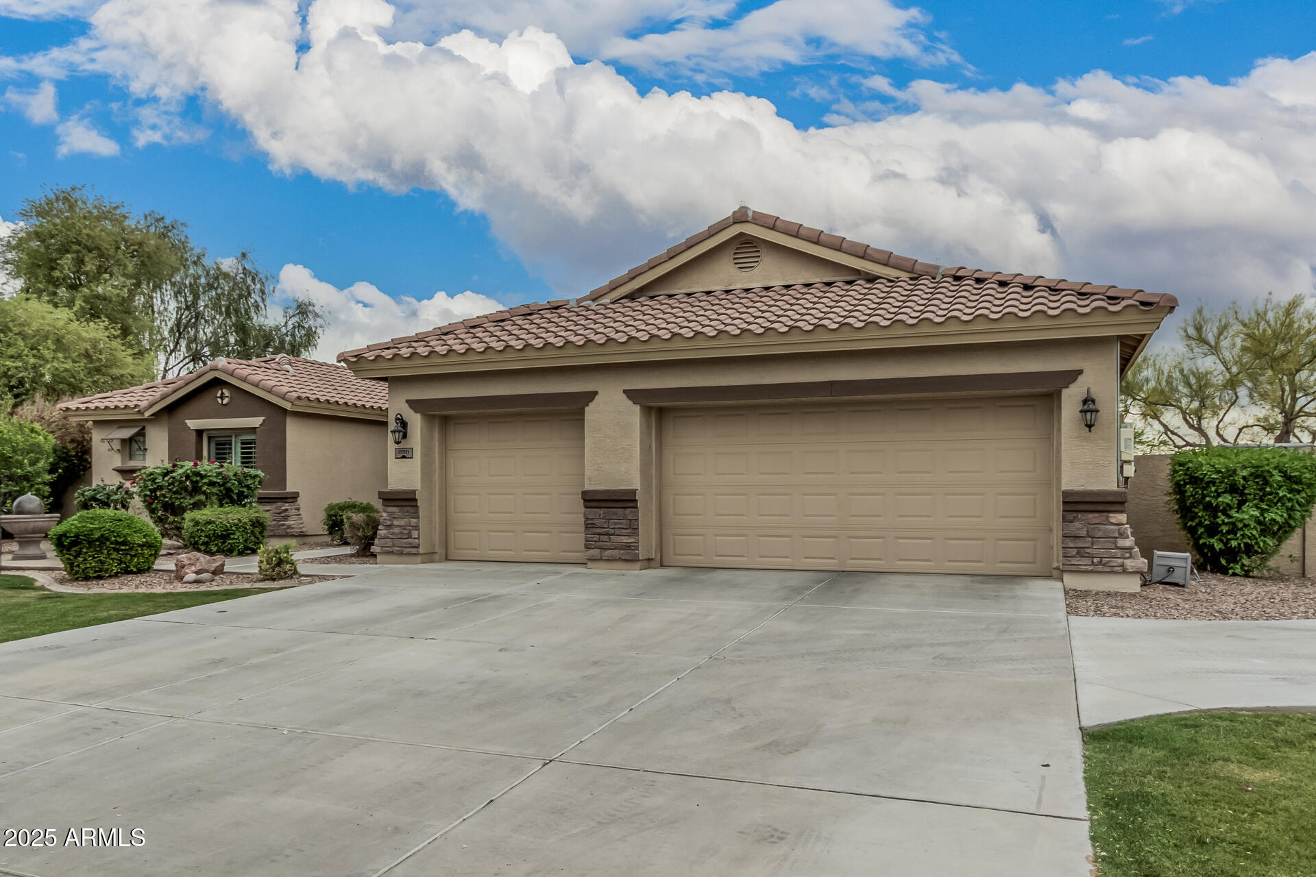 11511 E CHESTNUT Court