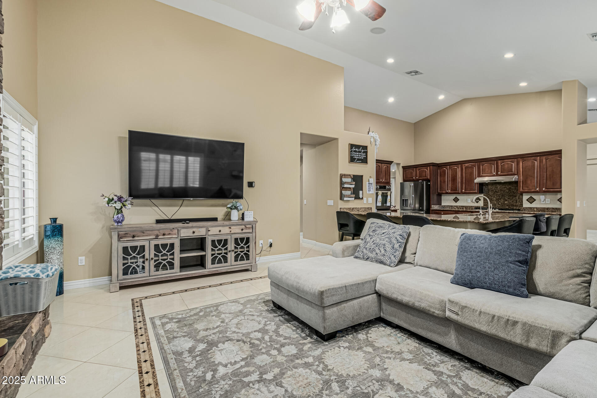 11511 E CHESTNUT Court