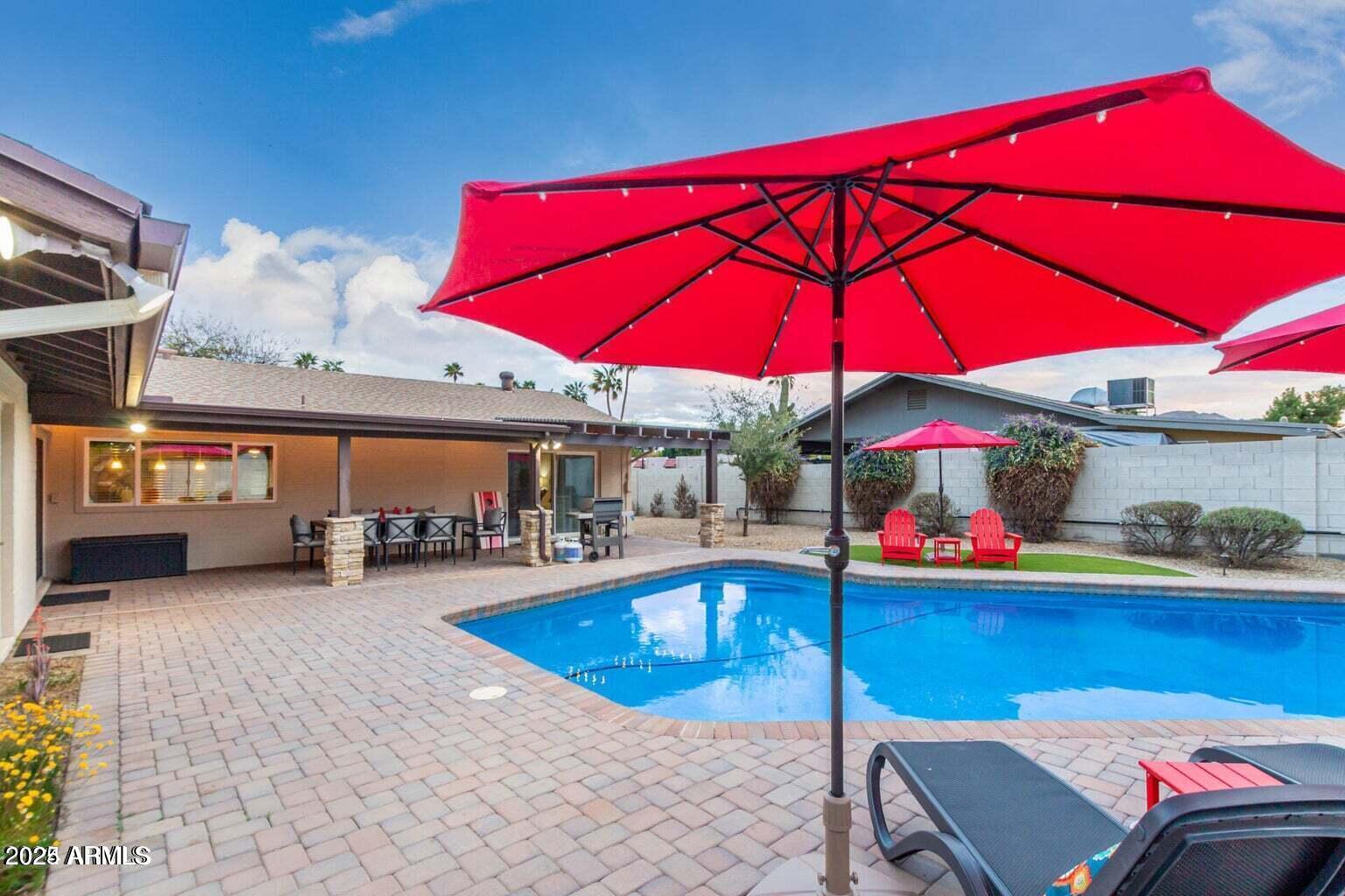10844 N 37TH Place
