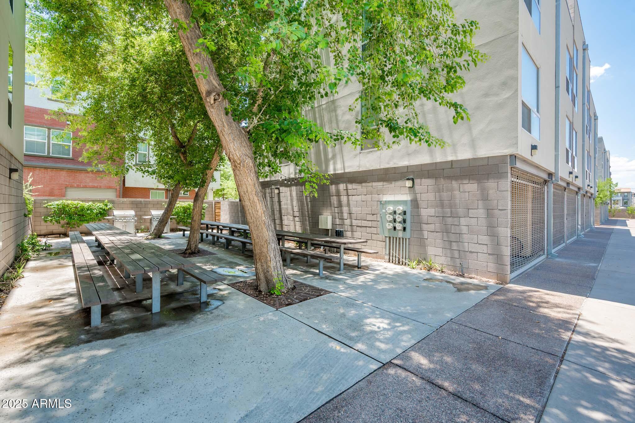 727 E PORTLAND Street 21