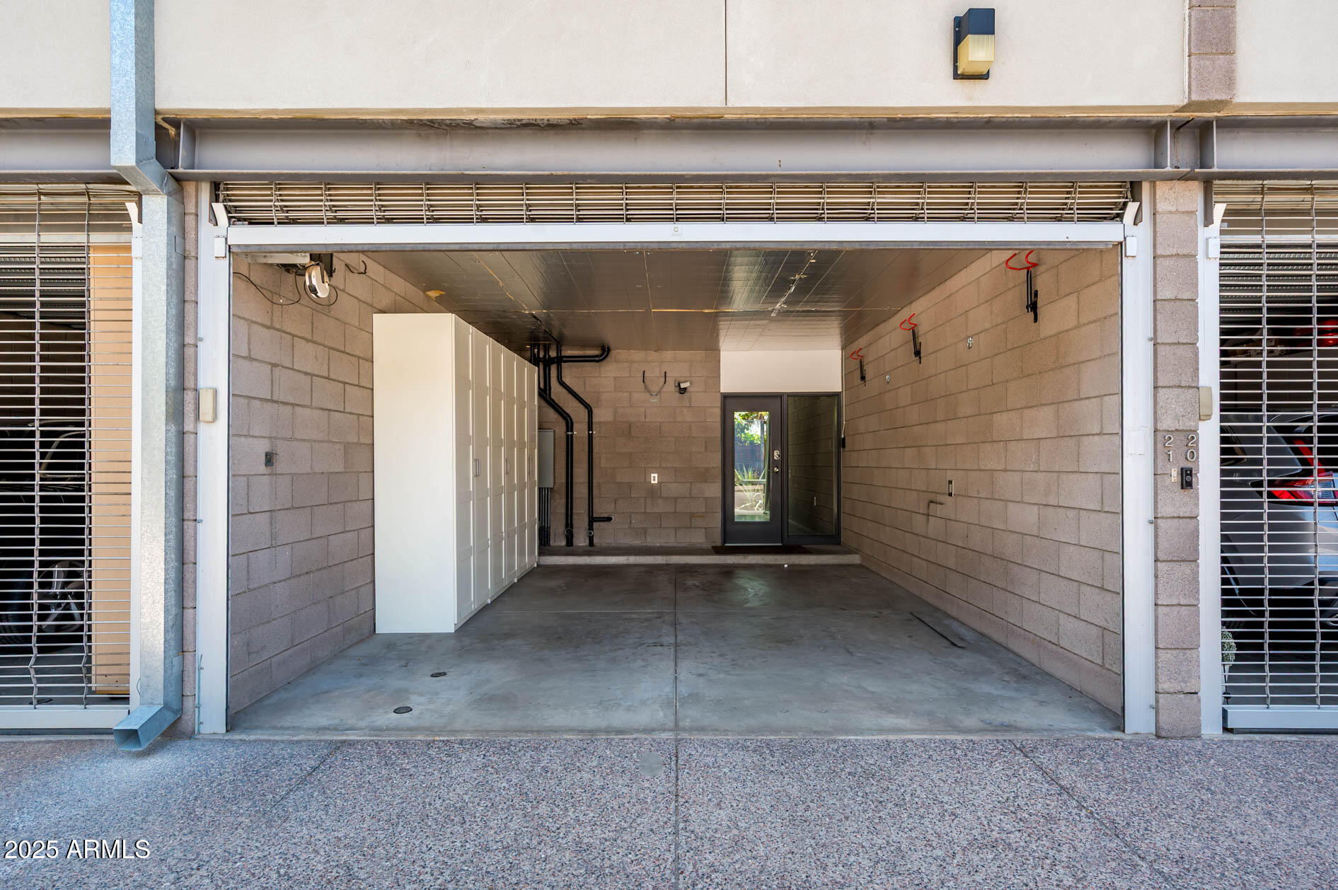 727 E PORTLAND Street 21