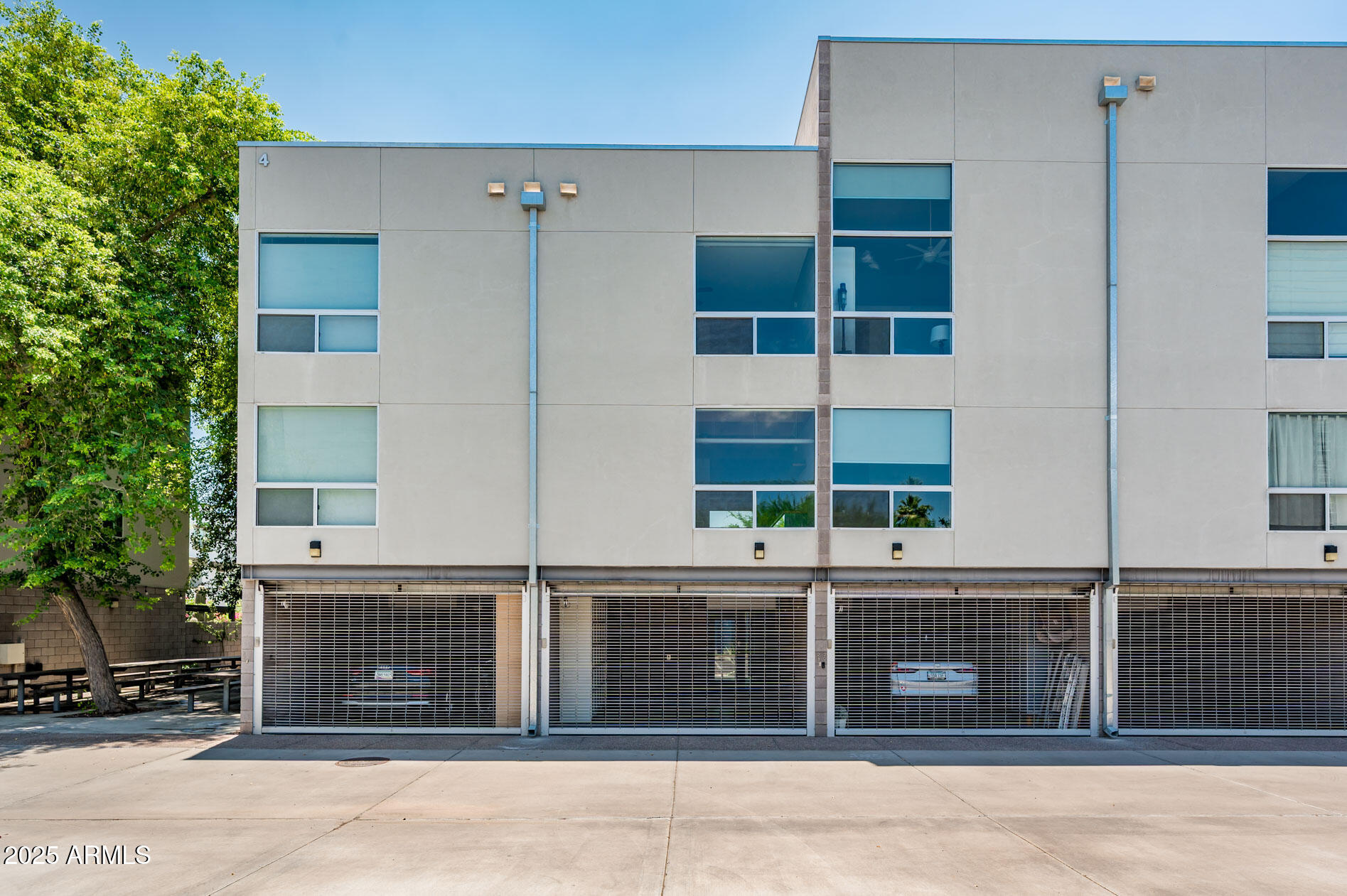 727 E PORTLAND Street 21