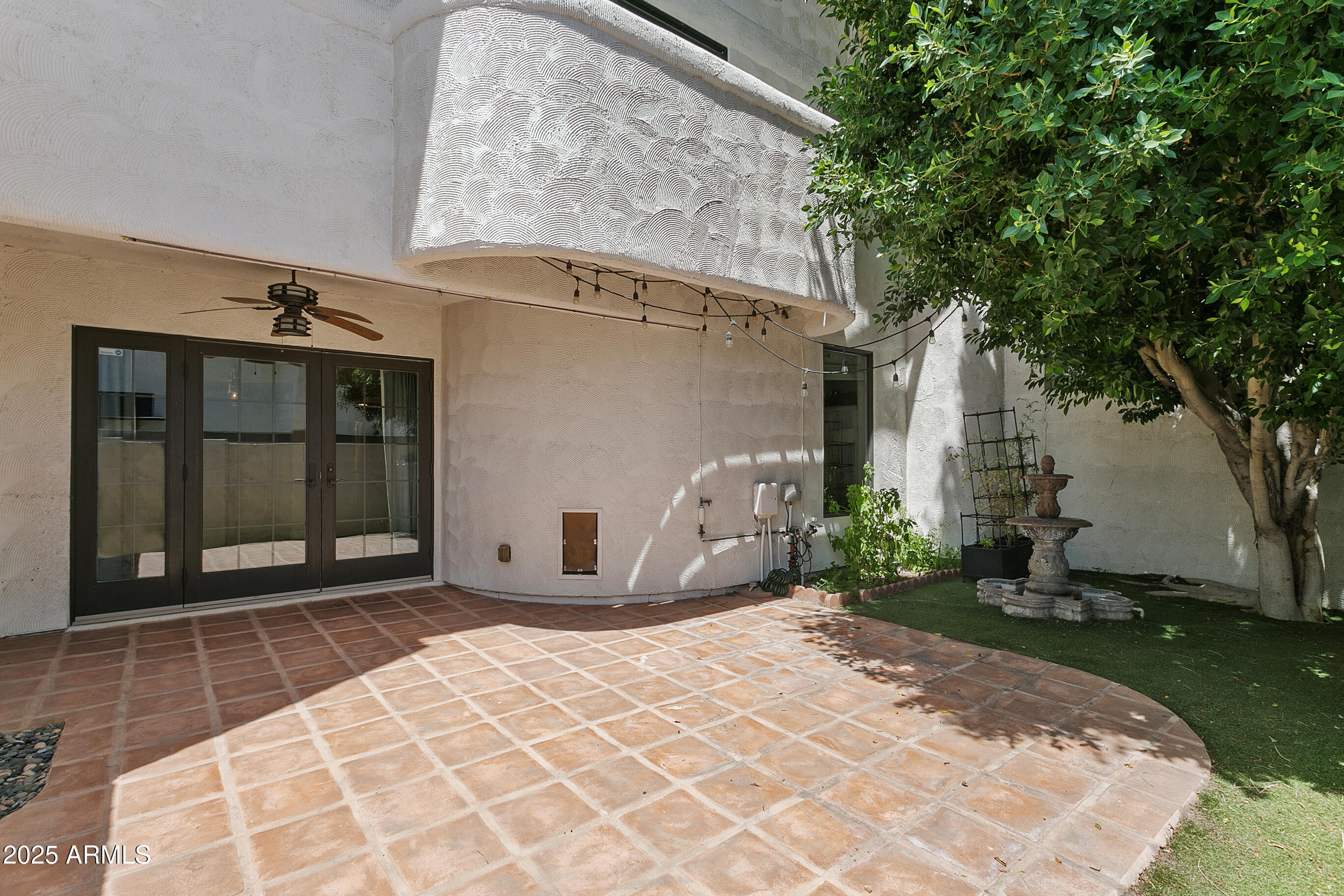 33 W MISSOURI Avenue, 17