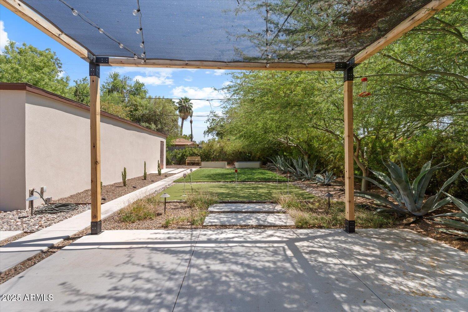 1117 W Glenrosa Avenue