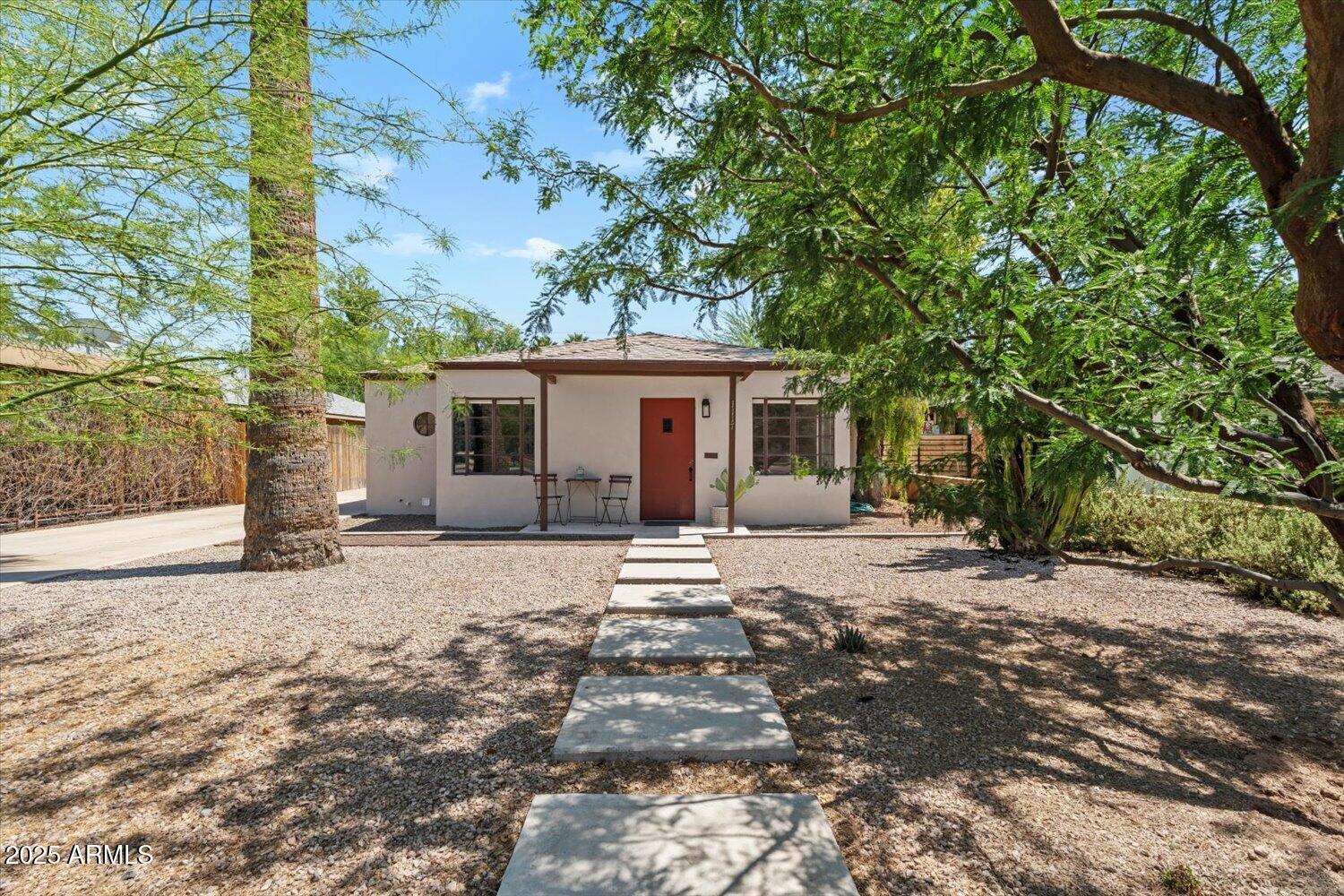 1117 W Glenrosa Avenue