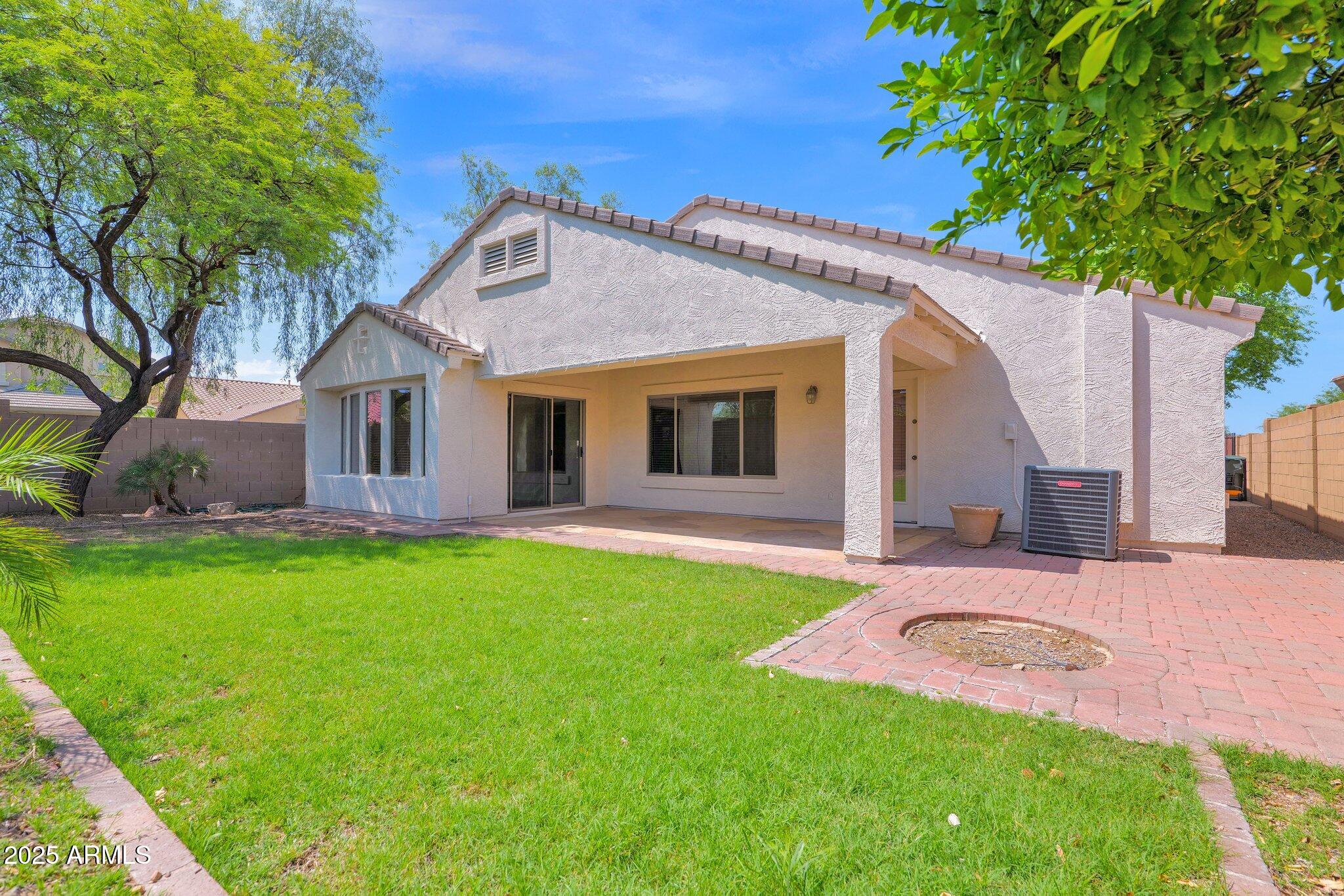 2620 E RUSTLING OAKS Lane
