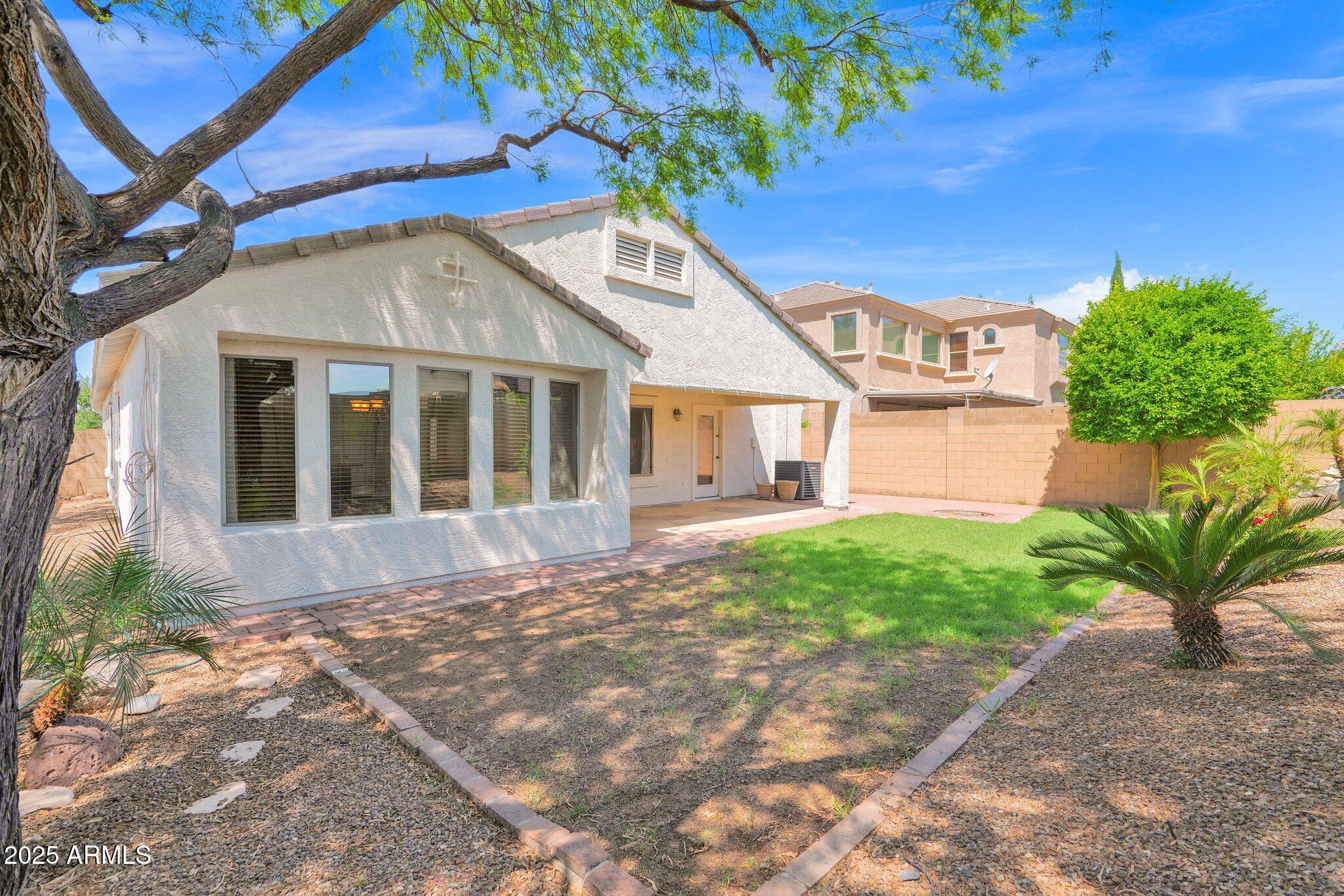 2620 E RUSTLING OAKS Lane