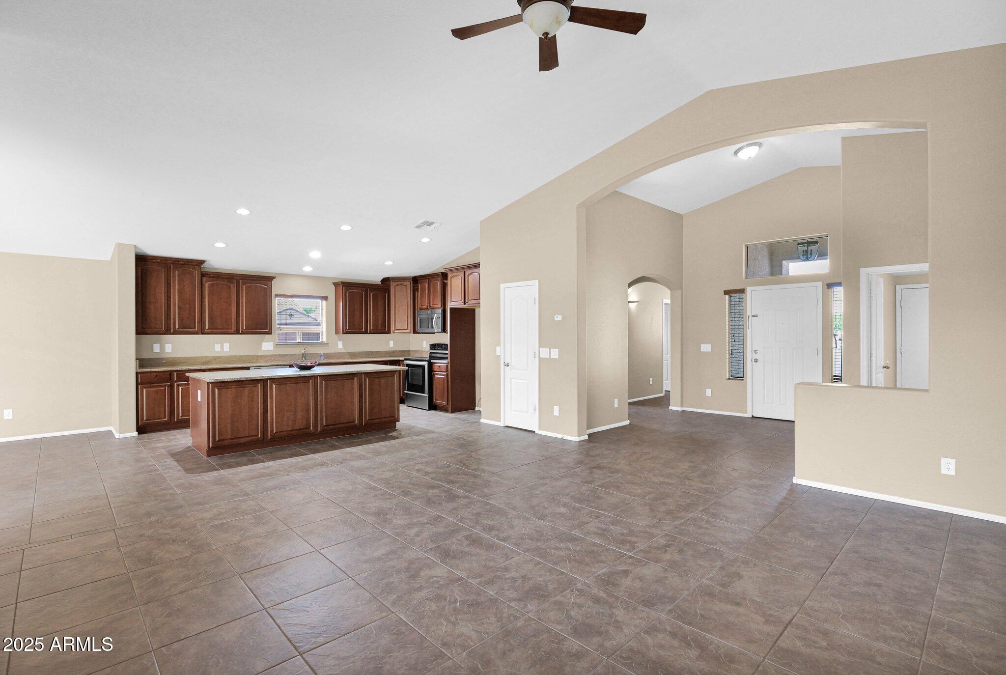 2620 E RUSTLING OAKS Lane