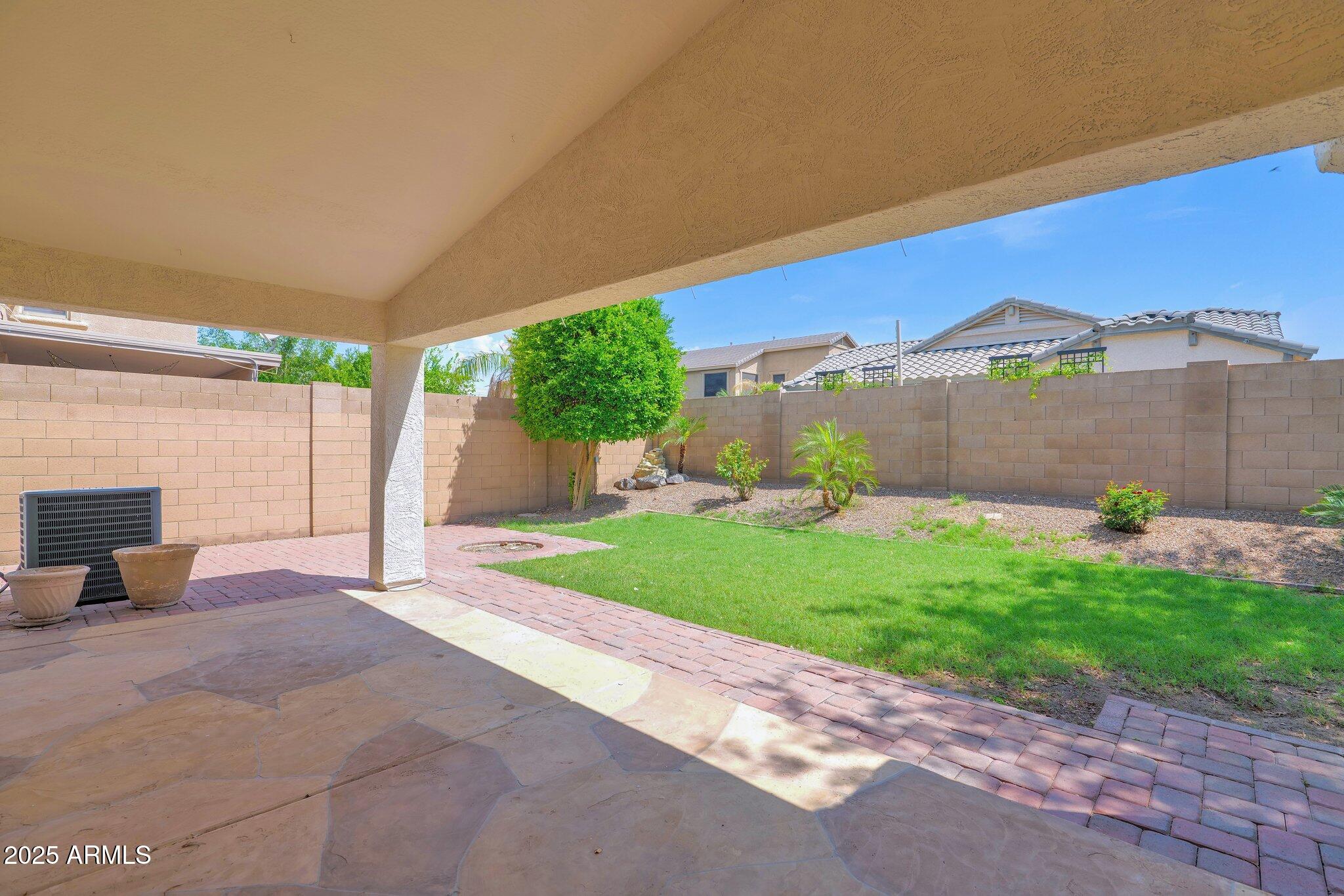 2620 E RUSTLING OAKS Lane