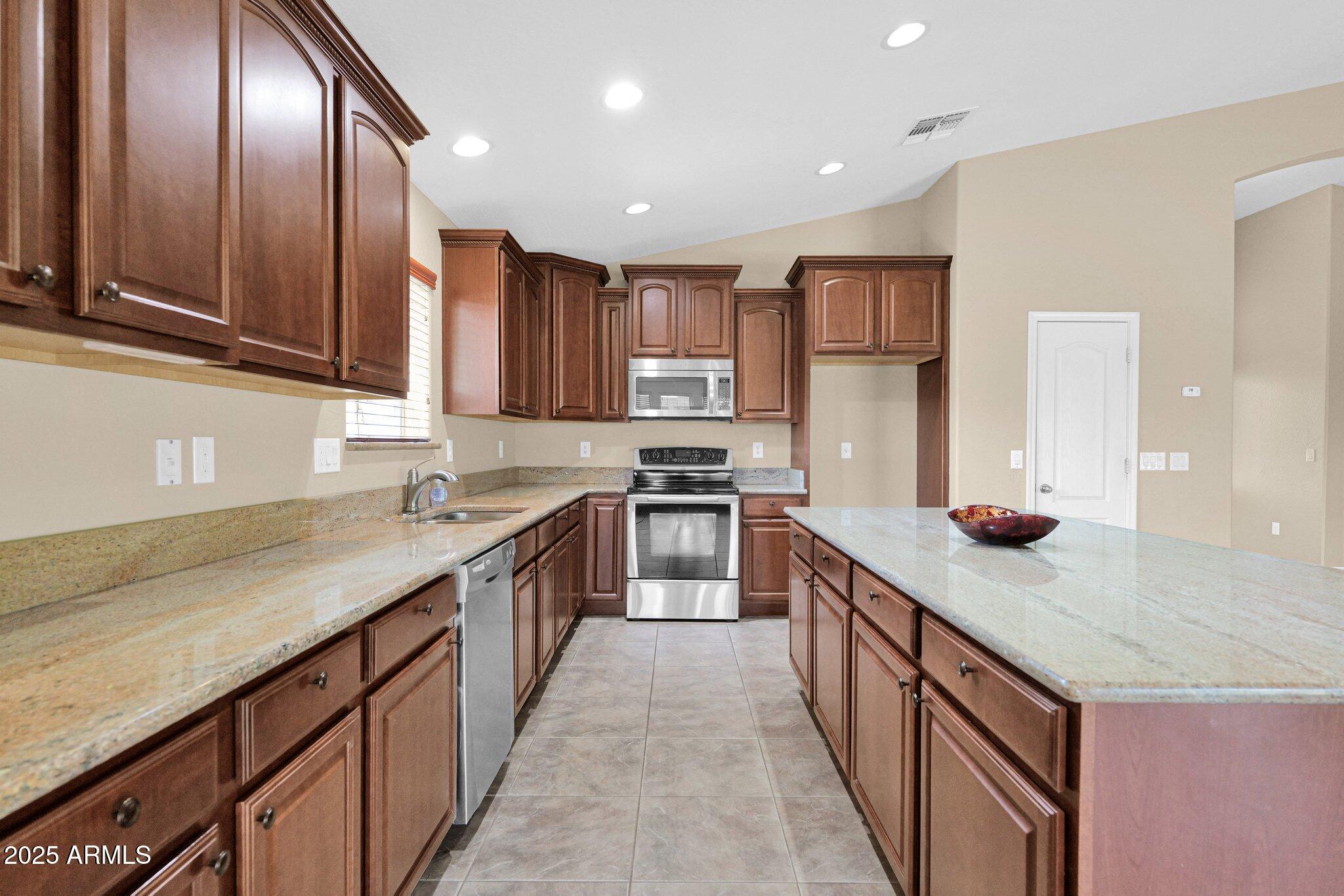 2620 E RUSTLING OAKS Lane
