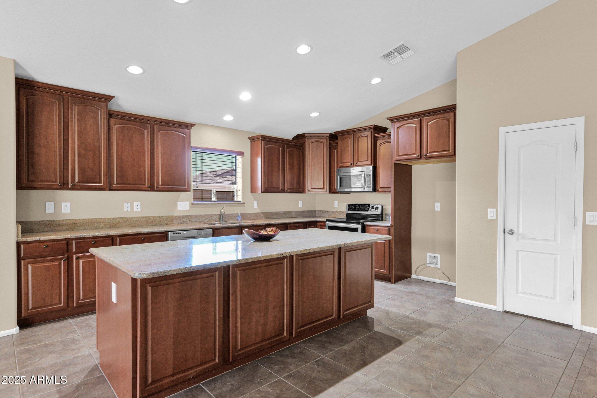 2620 E RUSTLING OAKS Lane