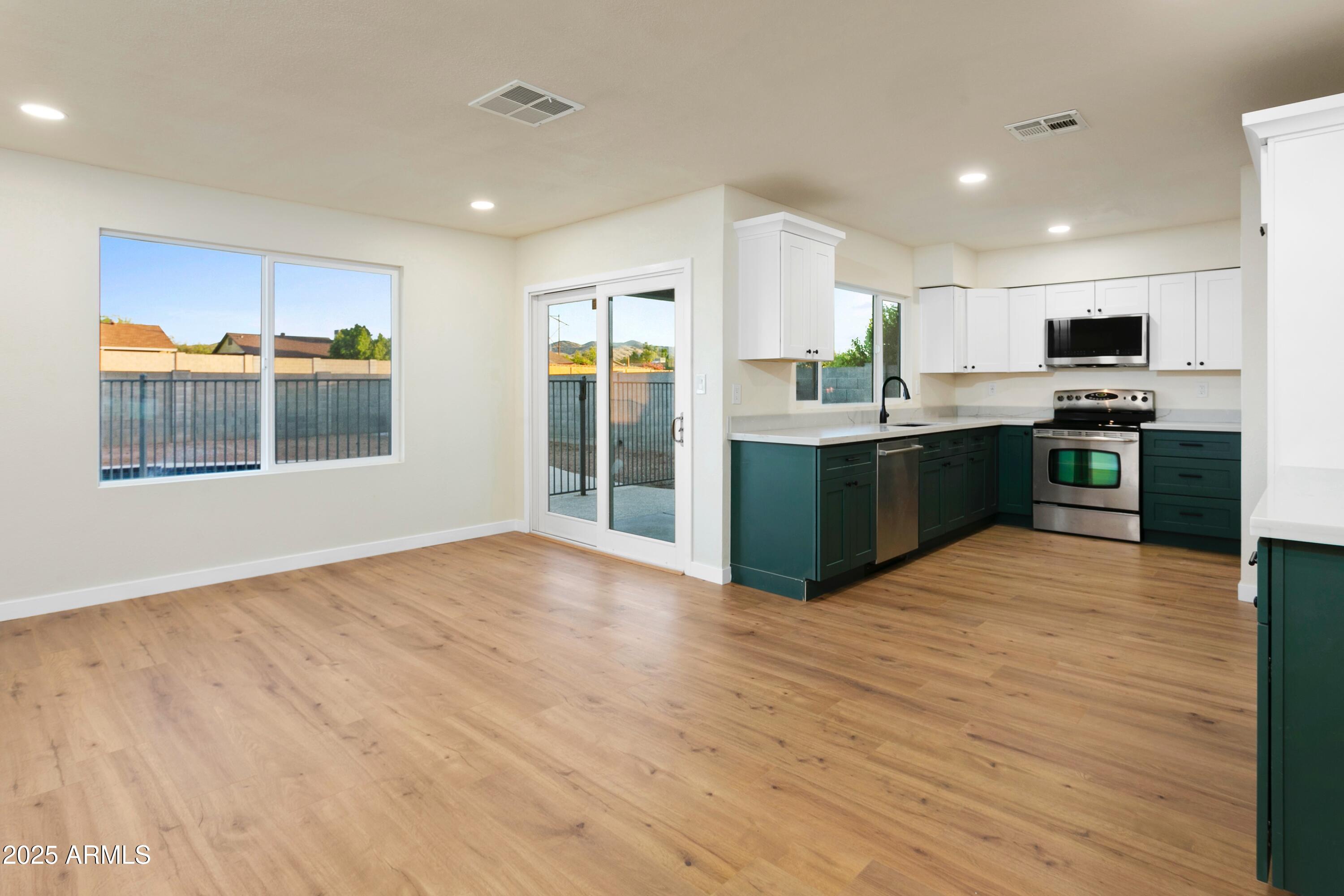 4611 E FREMONT Street