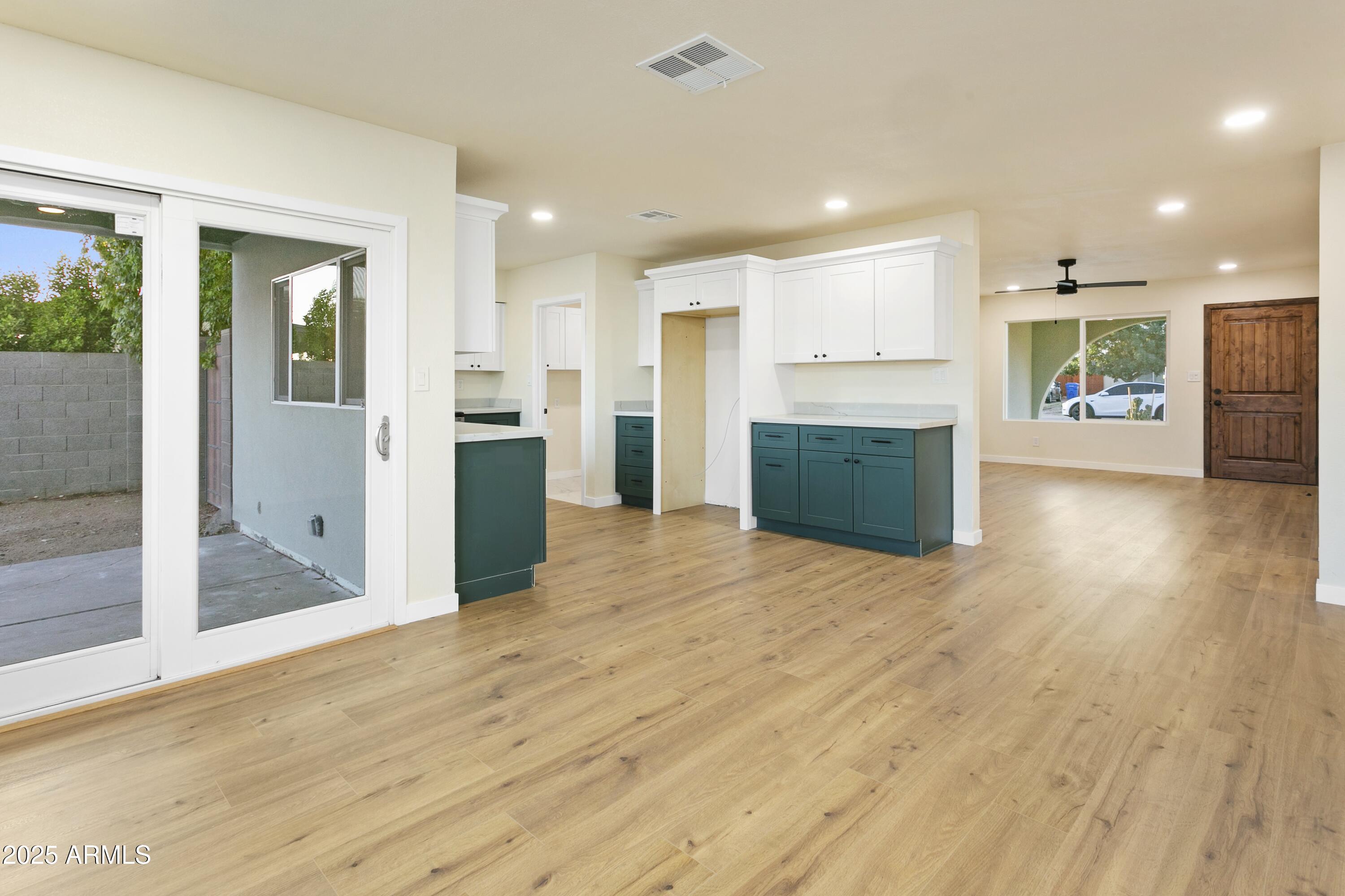 4611 E FREMONT Street