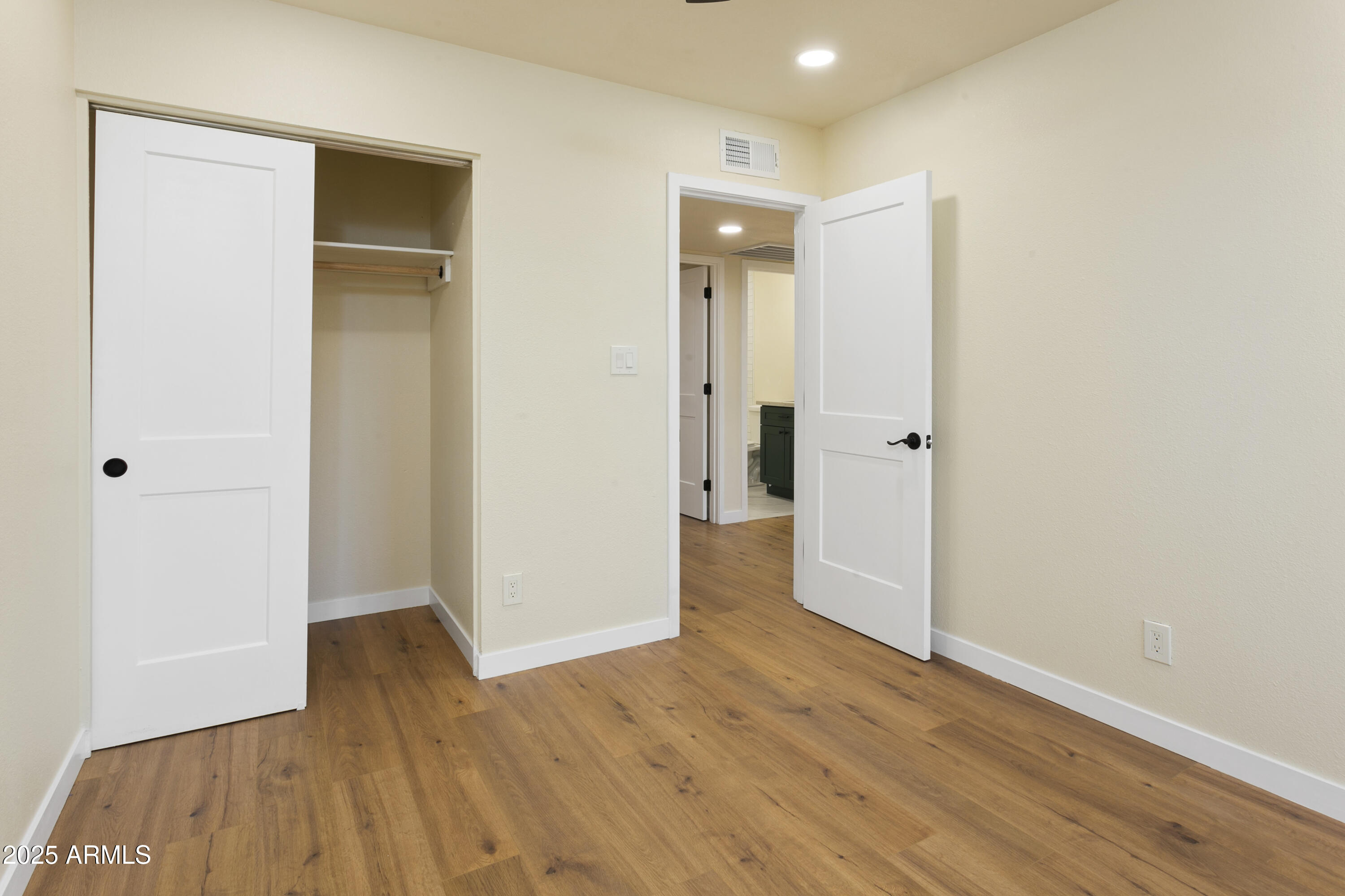 4611 E FREMONT Street