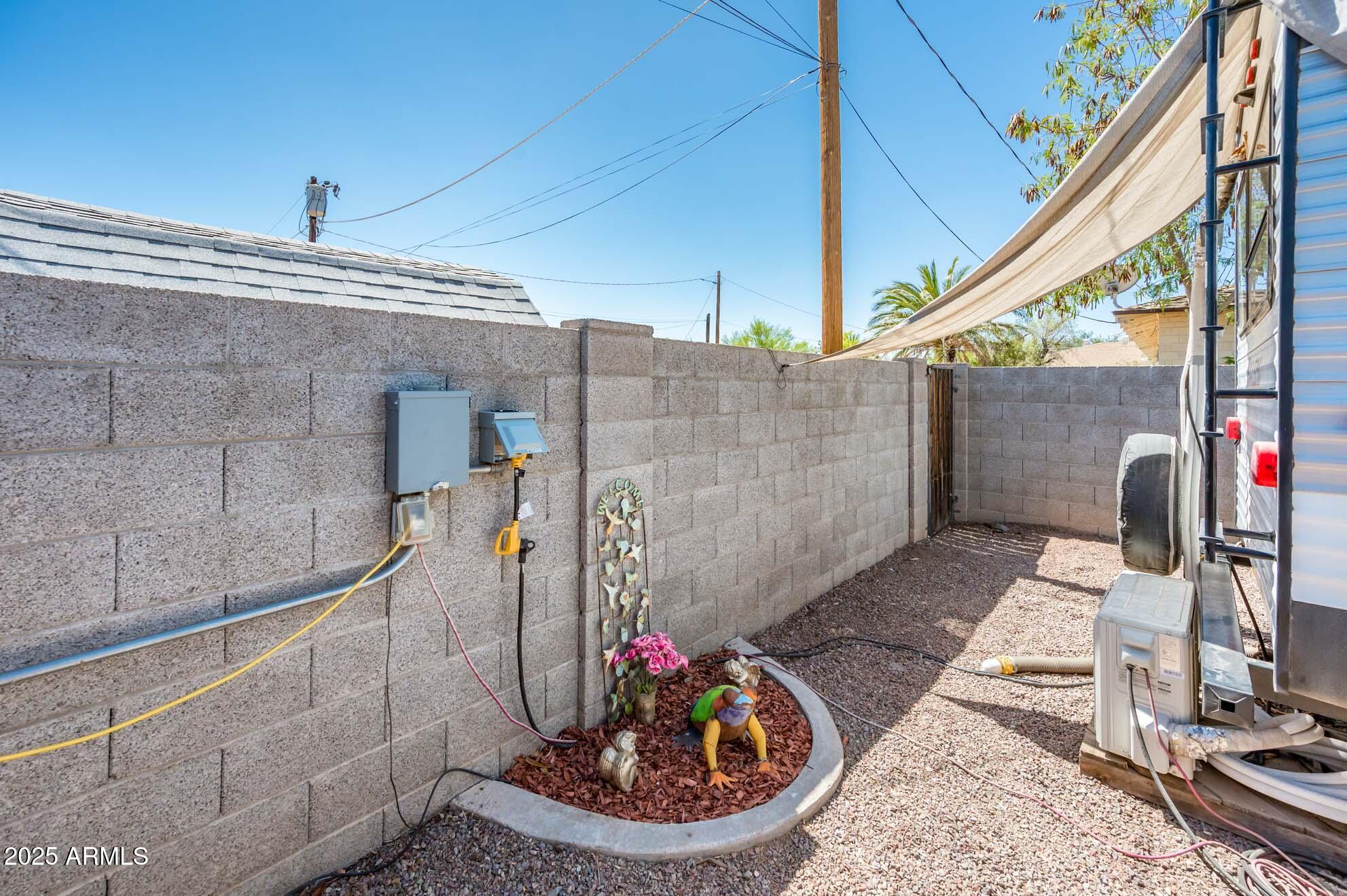 2221 W MITCHELL Drive