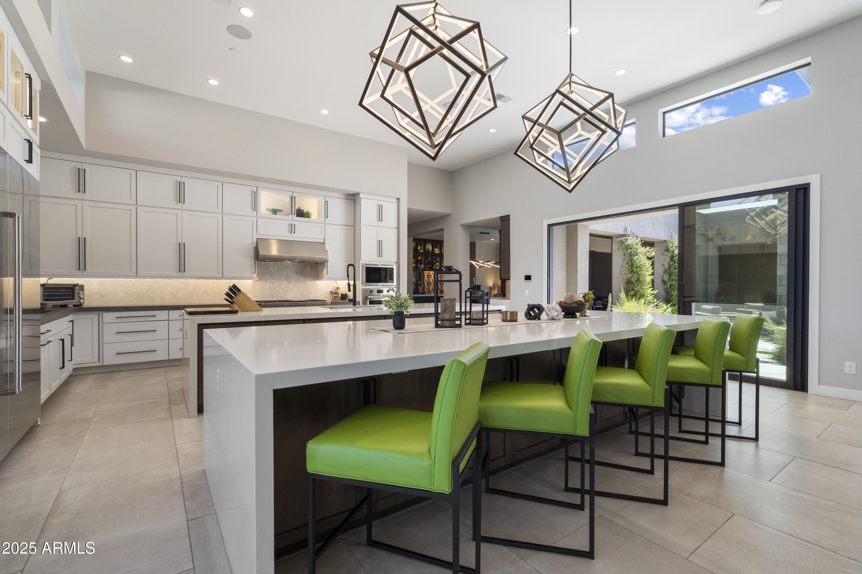 11946 E CAVEDALE Drive