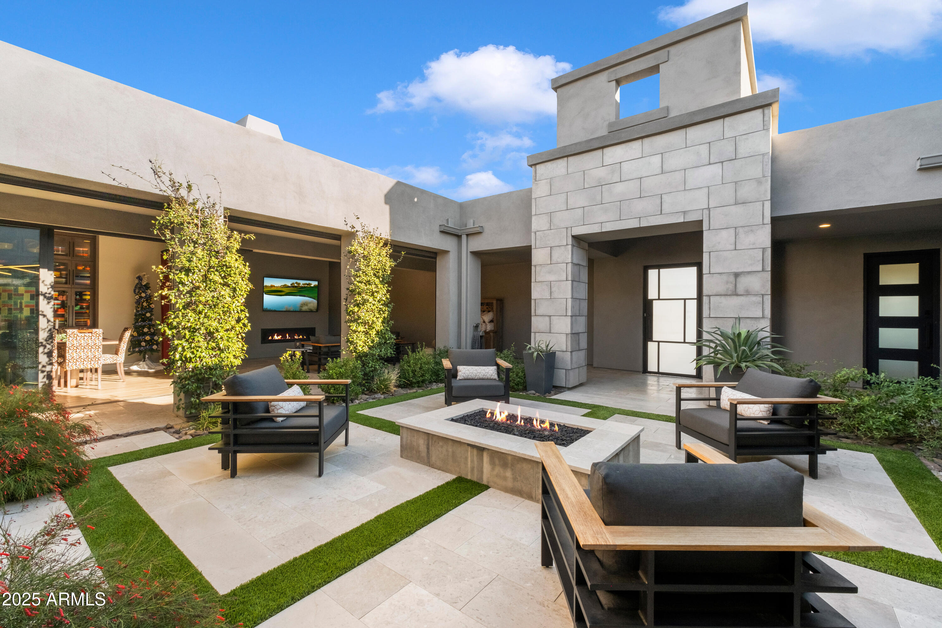 11946 E CAVEDALE Drive