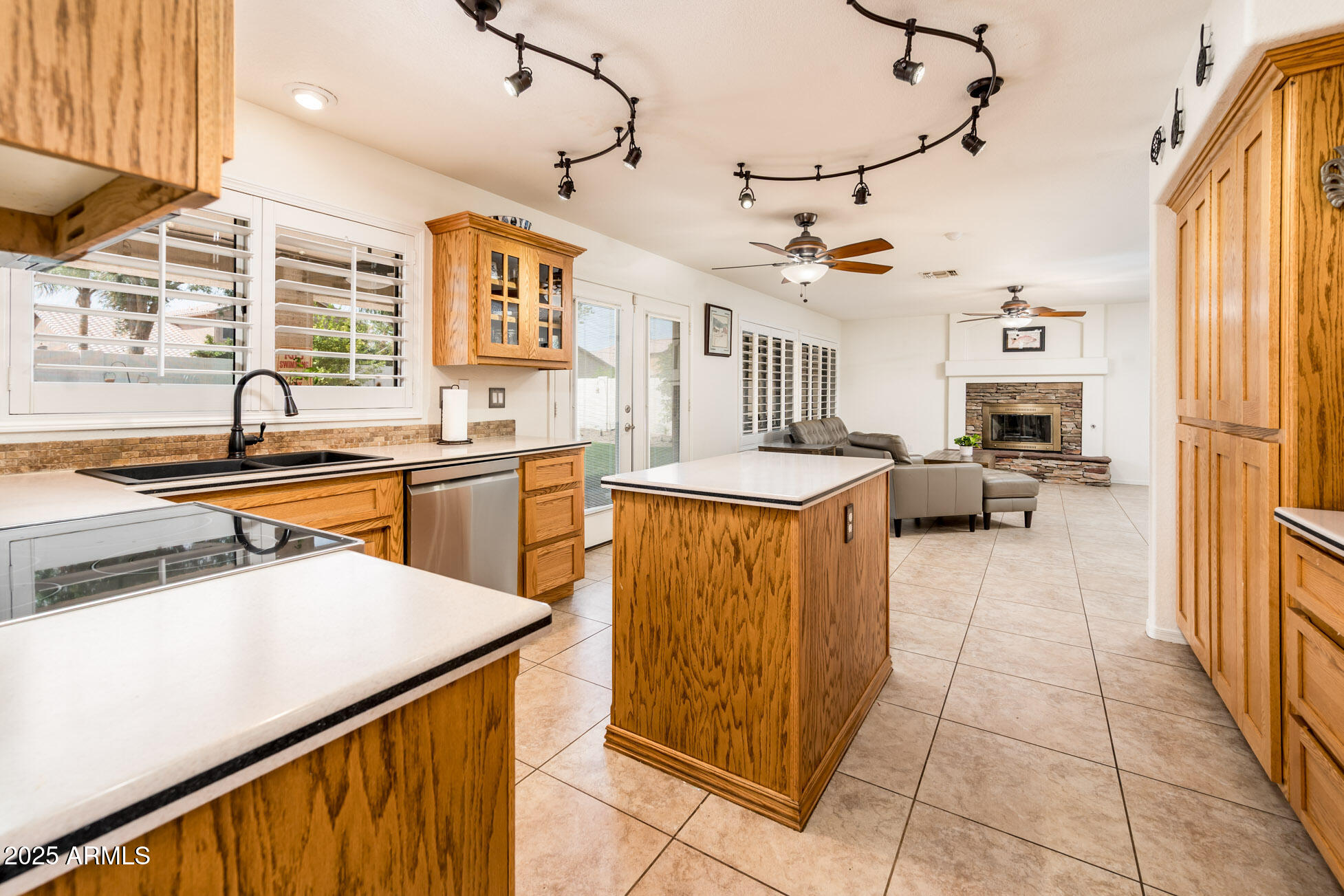 5393 W KERRY Lane