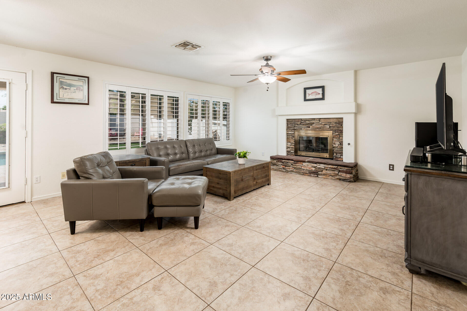 5393 W KERRY Lane