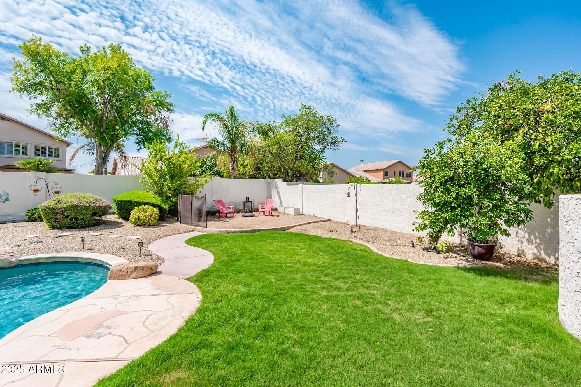 5393 W KERRY Lane