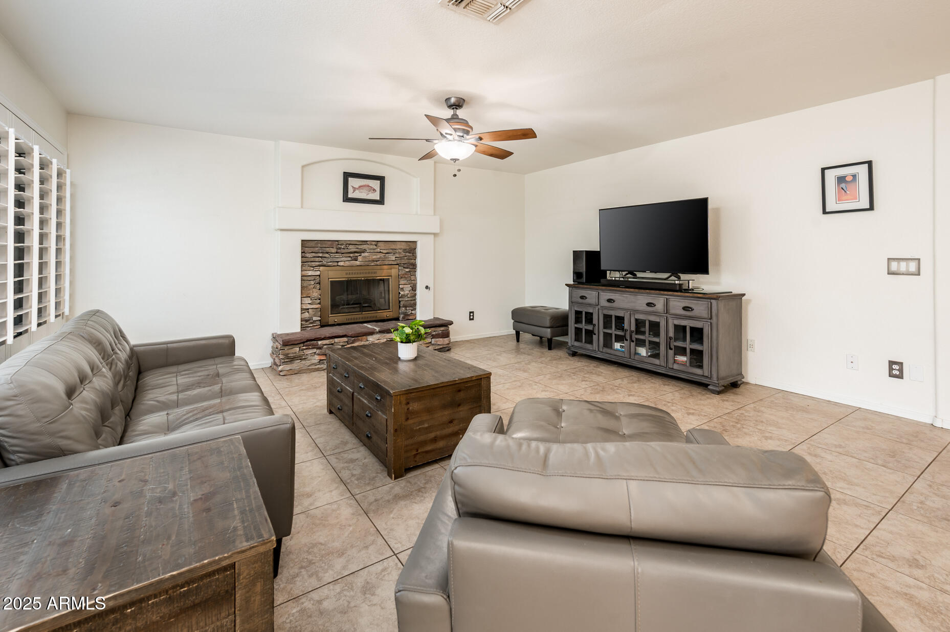 5393 W KERRY Lane