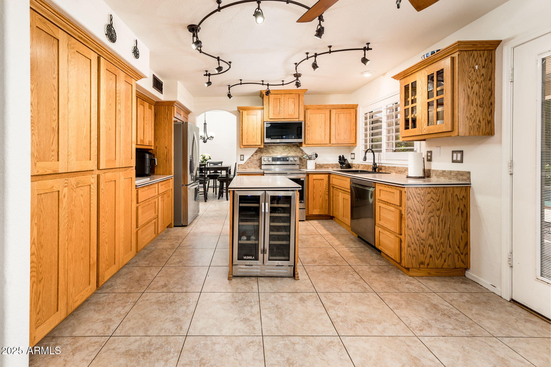5393 W KERRY Lane
