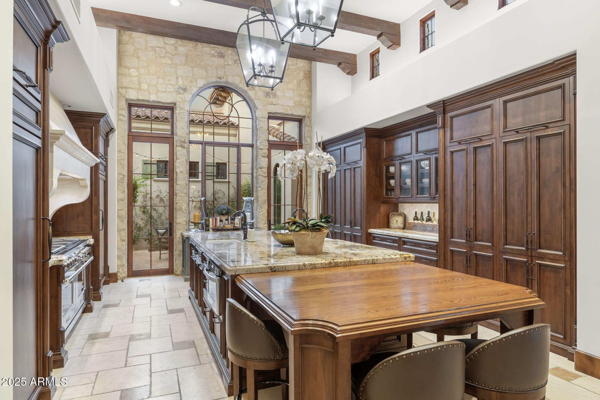 621 W SUNSHINE Place