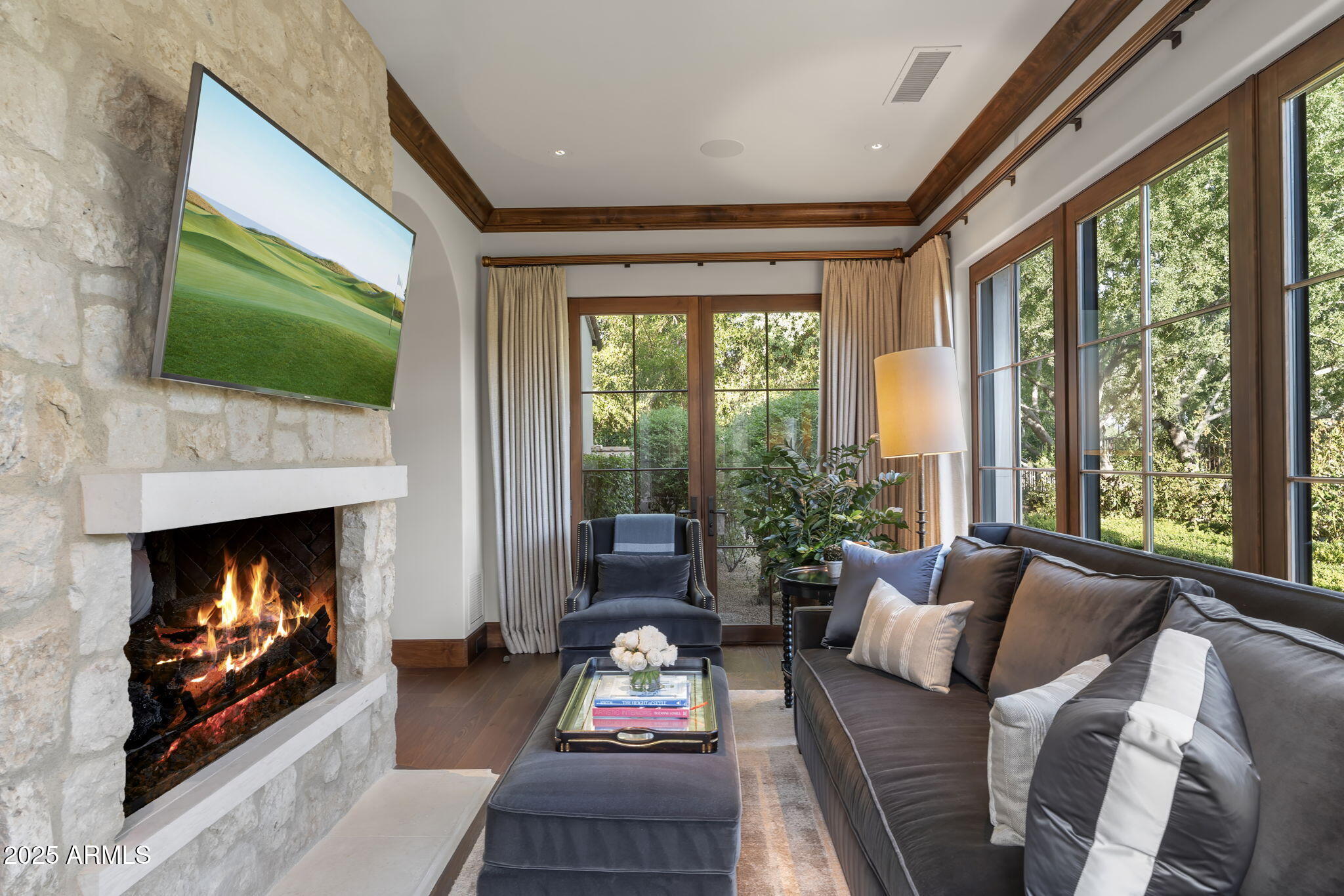 621 W SUNSHINE Place