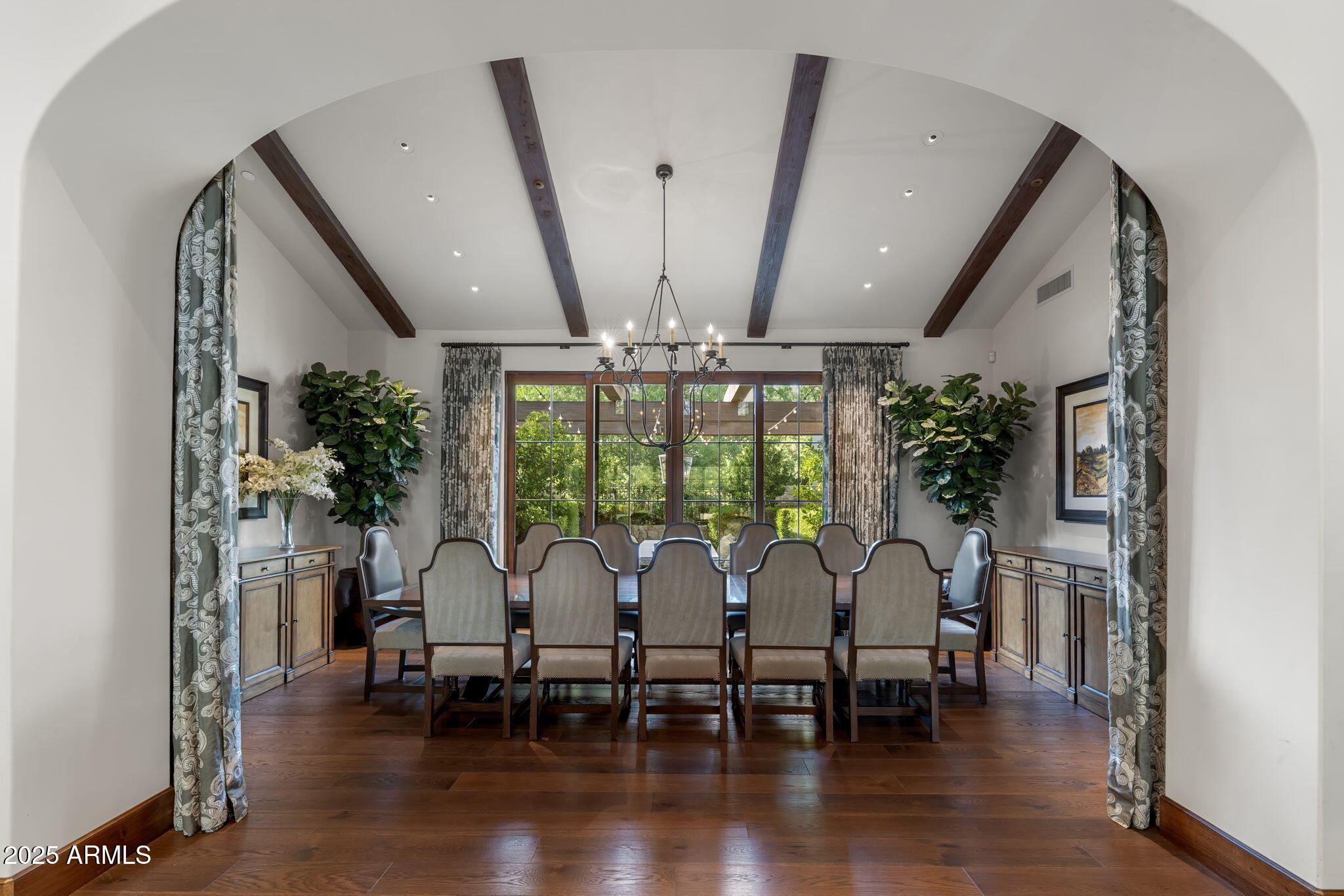 621 W SUNSHINE Place