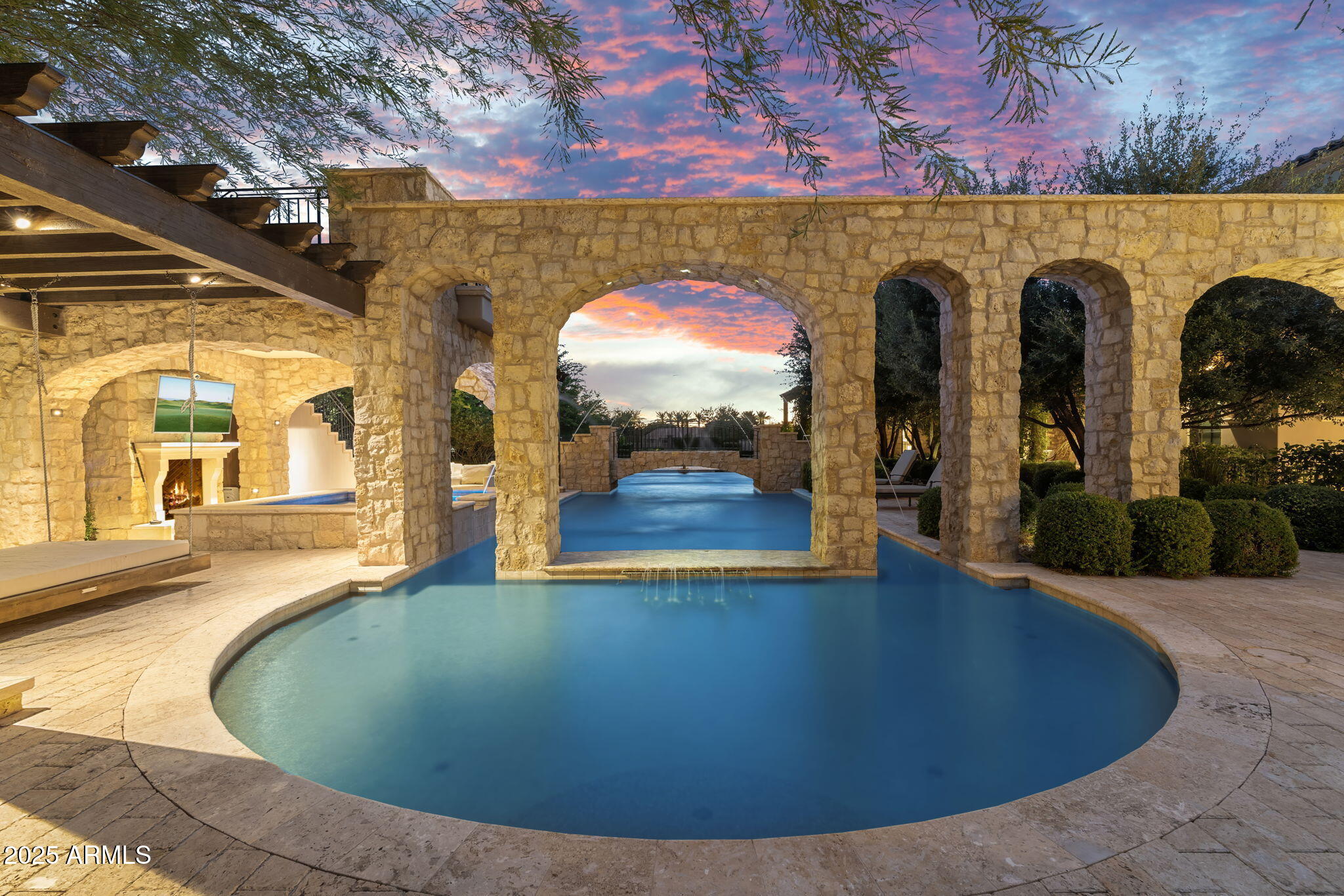 621 W SUNSHINE Place