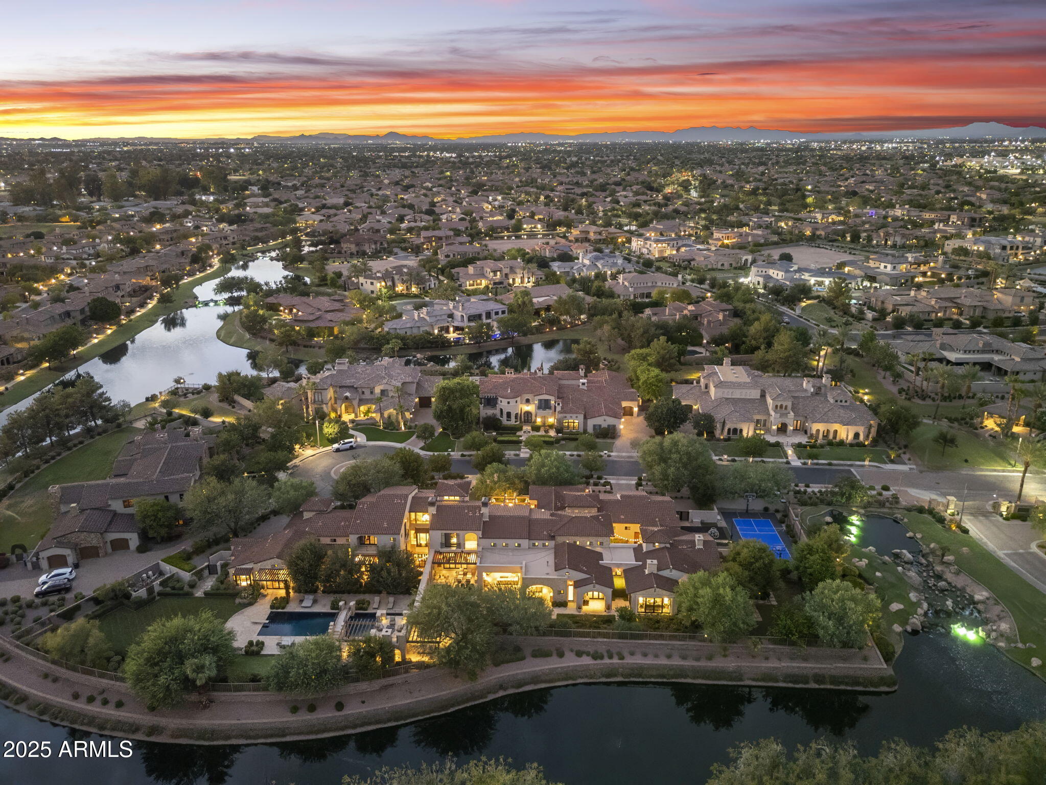 621 W SUNSHINE Place