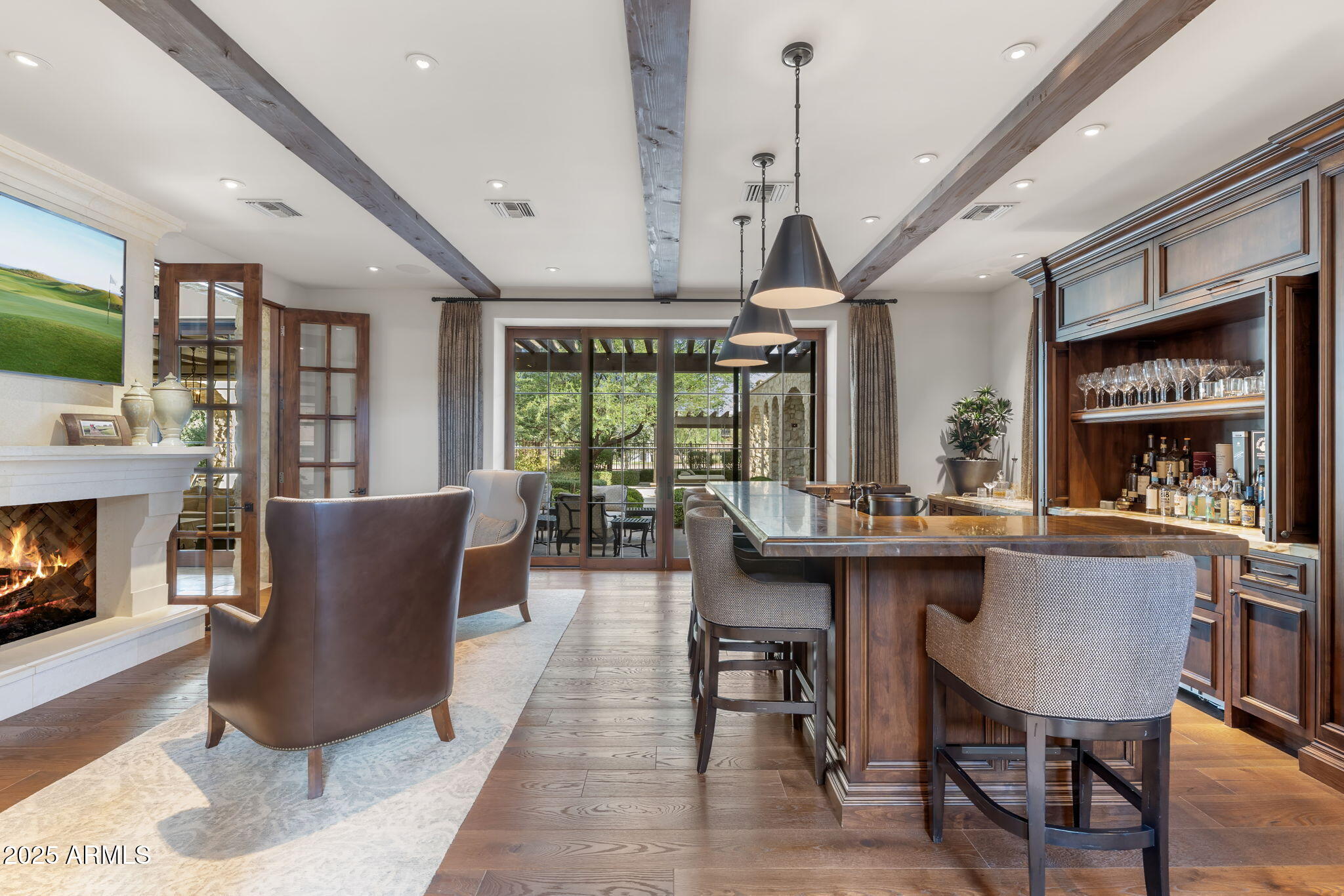 621 W SUNSHINE Place