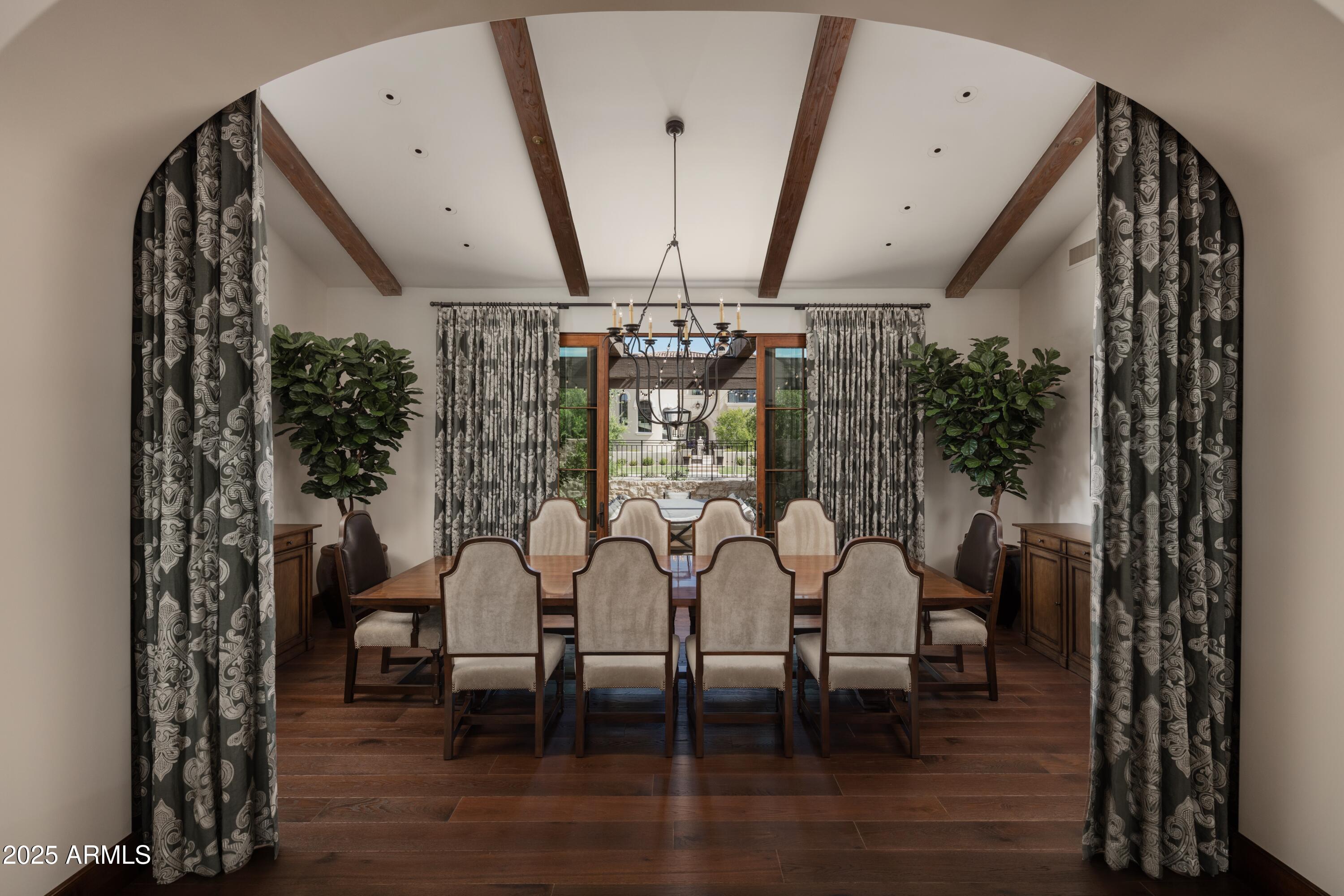 621 W SUNSHINE Place