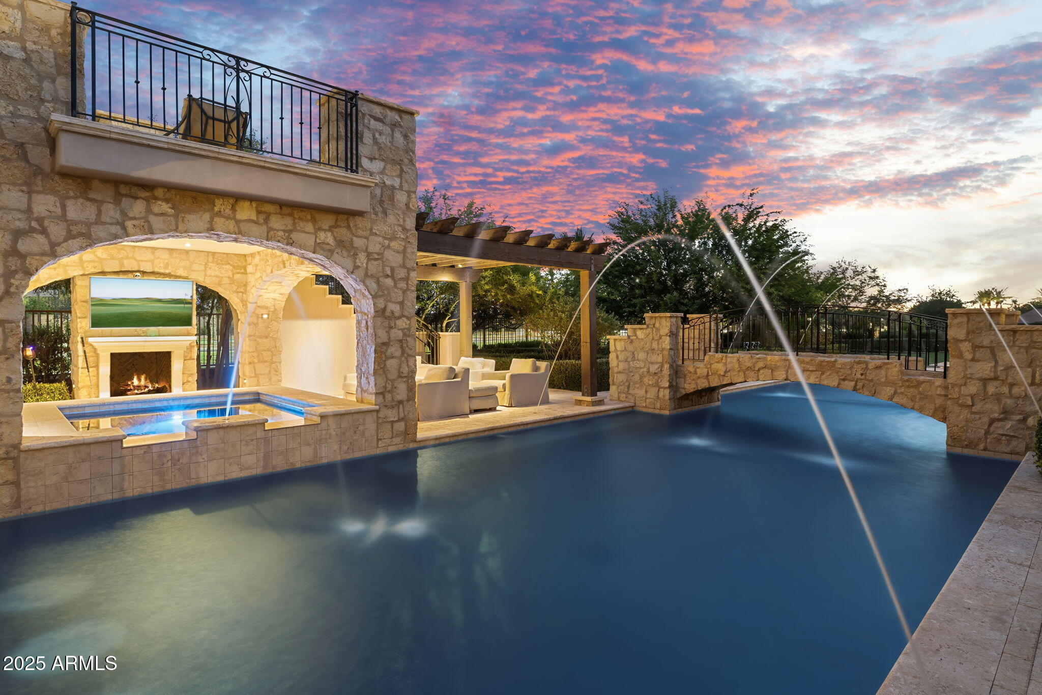 621 W SUNSHINE Place