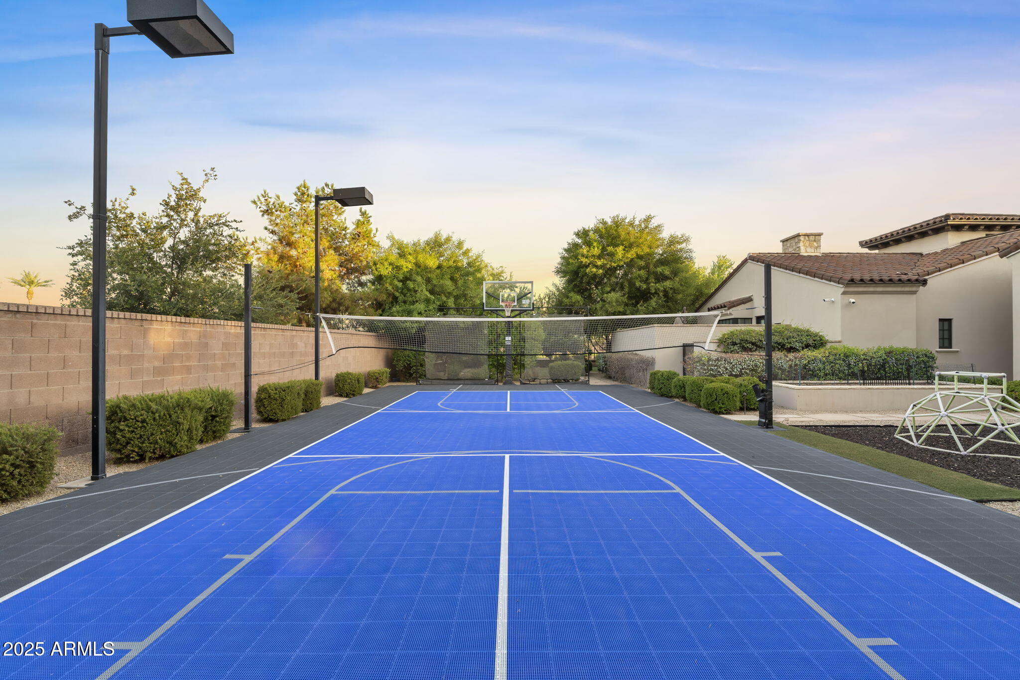 621 W SUNSHINE Place