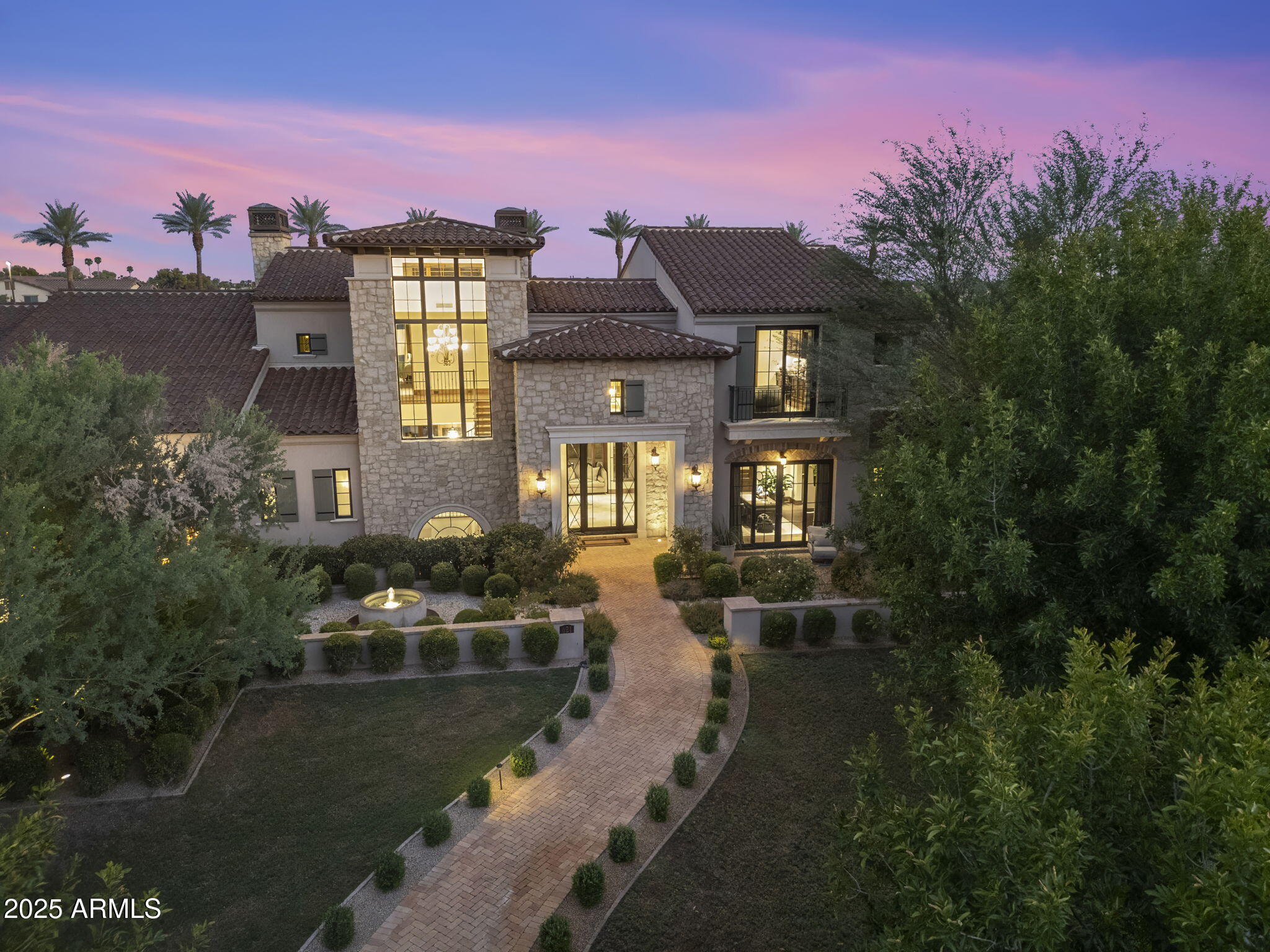 621 W SUNSHINE Place