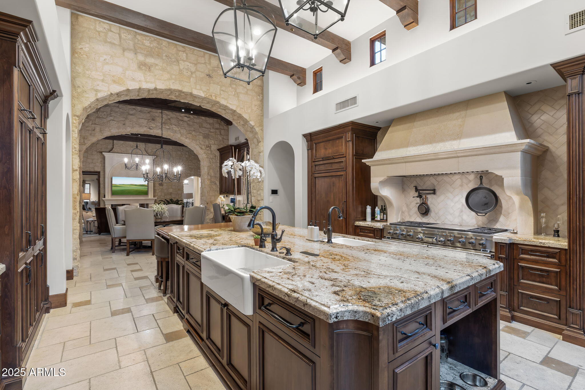 621 W SUNSHINE Place