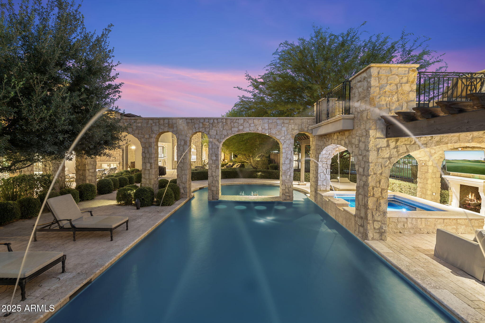 621 W SUNSHINE Place