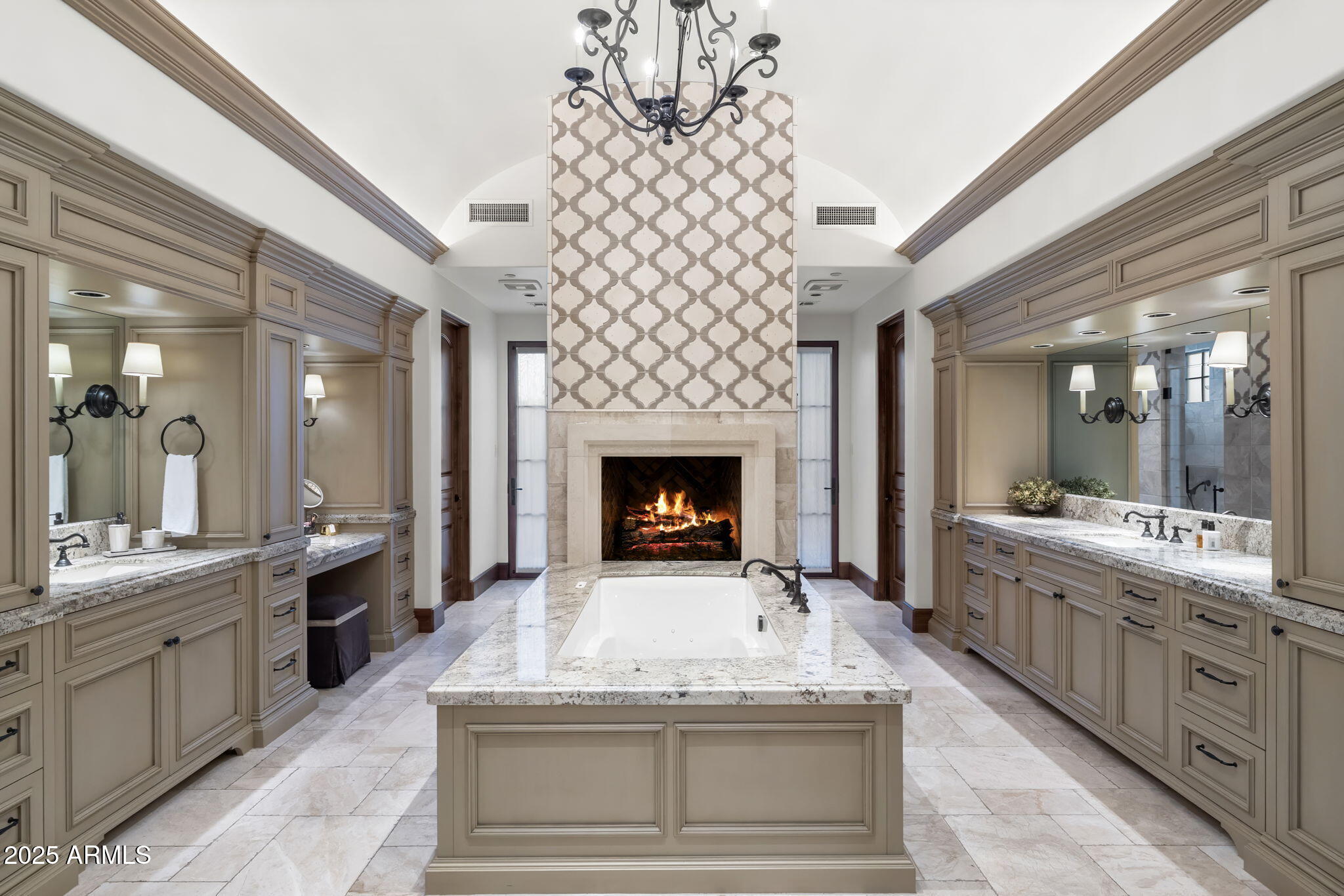 621 W SUNSHINE Place