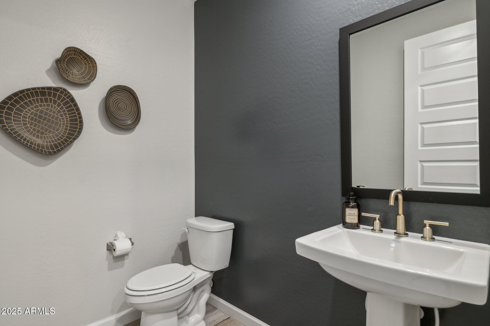 5830 E ZACHARY Drive