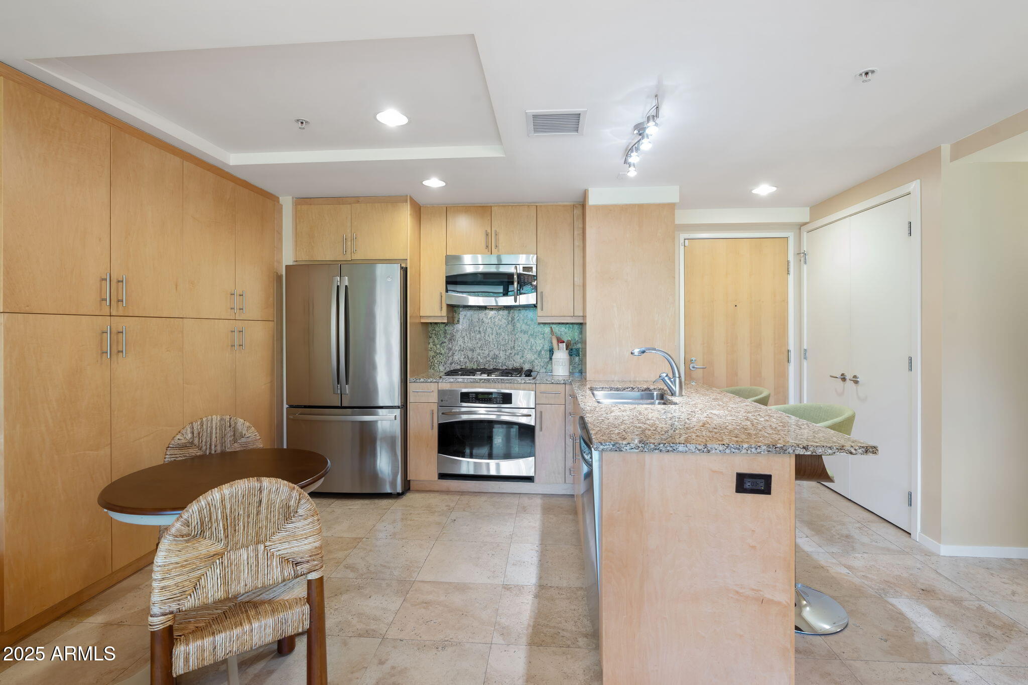 7121 E RANCHO VISTA Drive, 2003