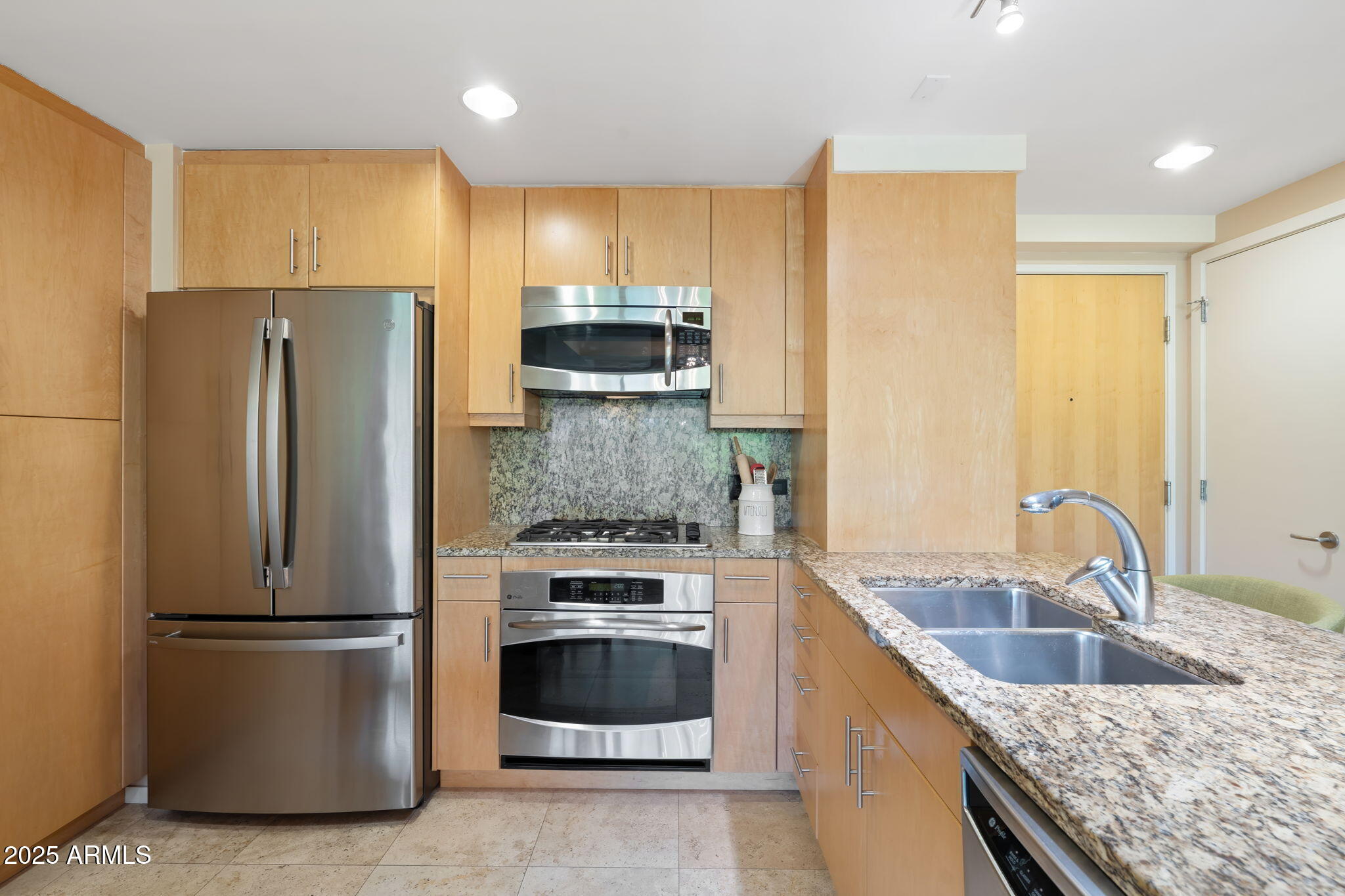 7121 E RANCHO VISTA Drive, 2003