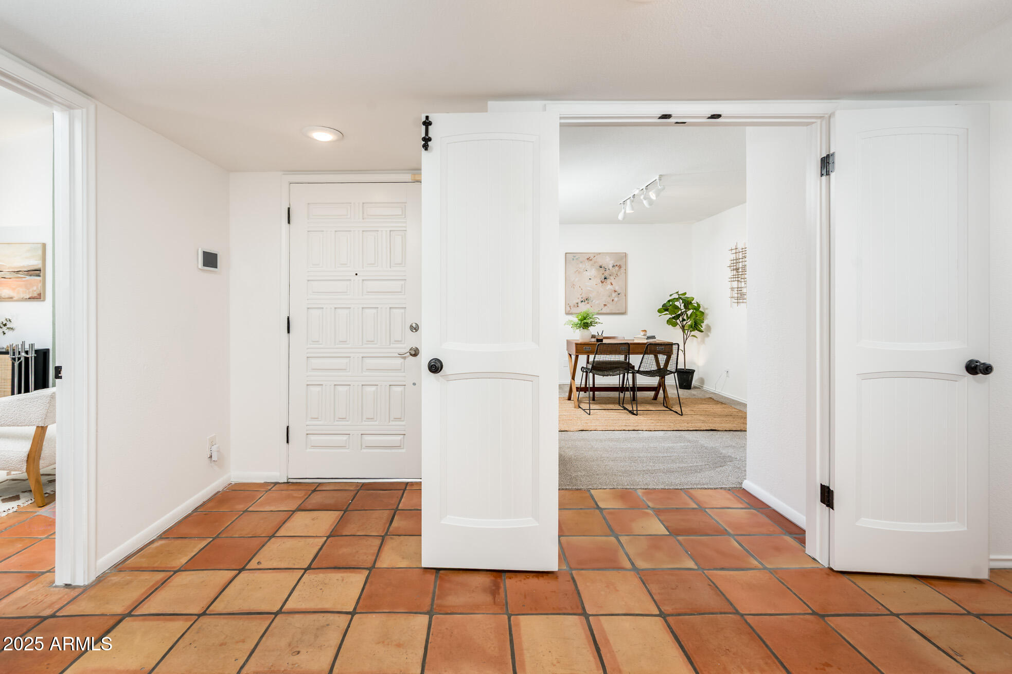 1224 E Rancho Drive