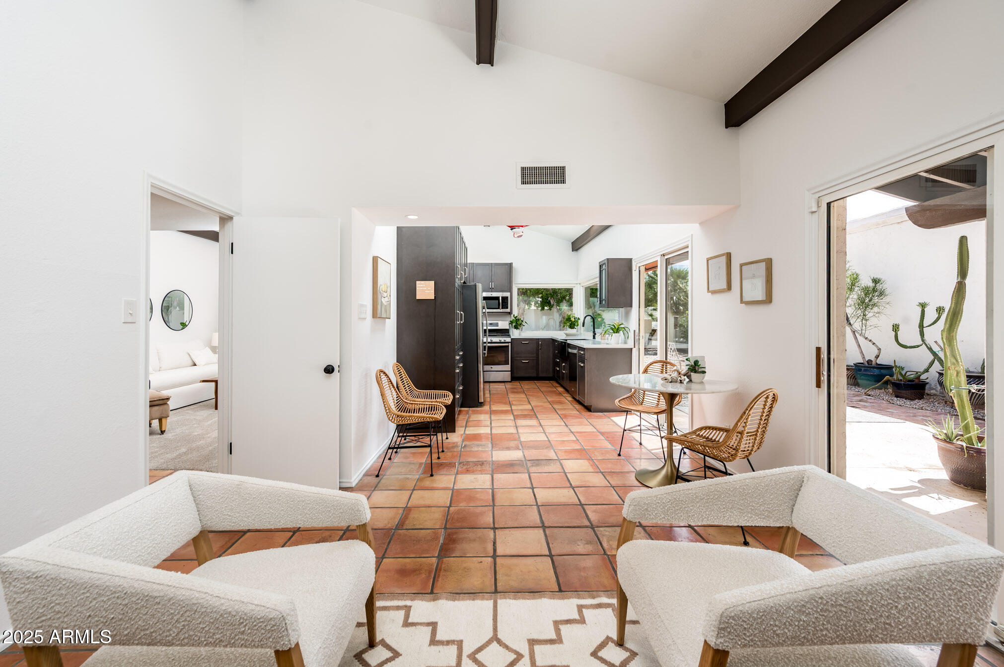 1224 E Rancho Drive
