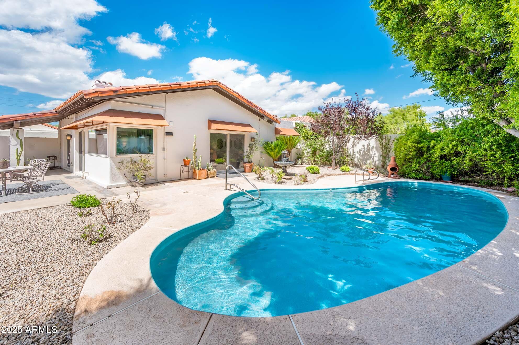 1224 E Rancho Drive