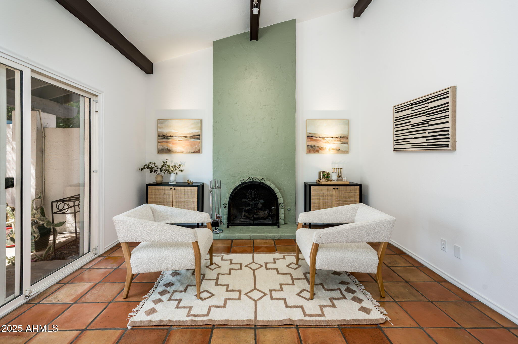 1224 E Rancho Drive