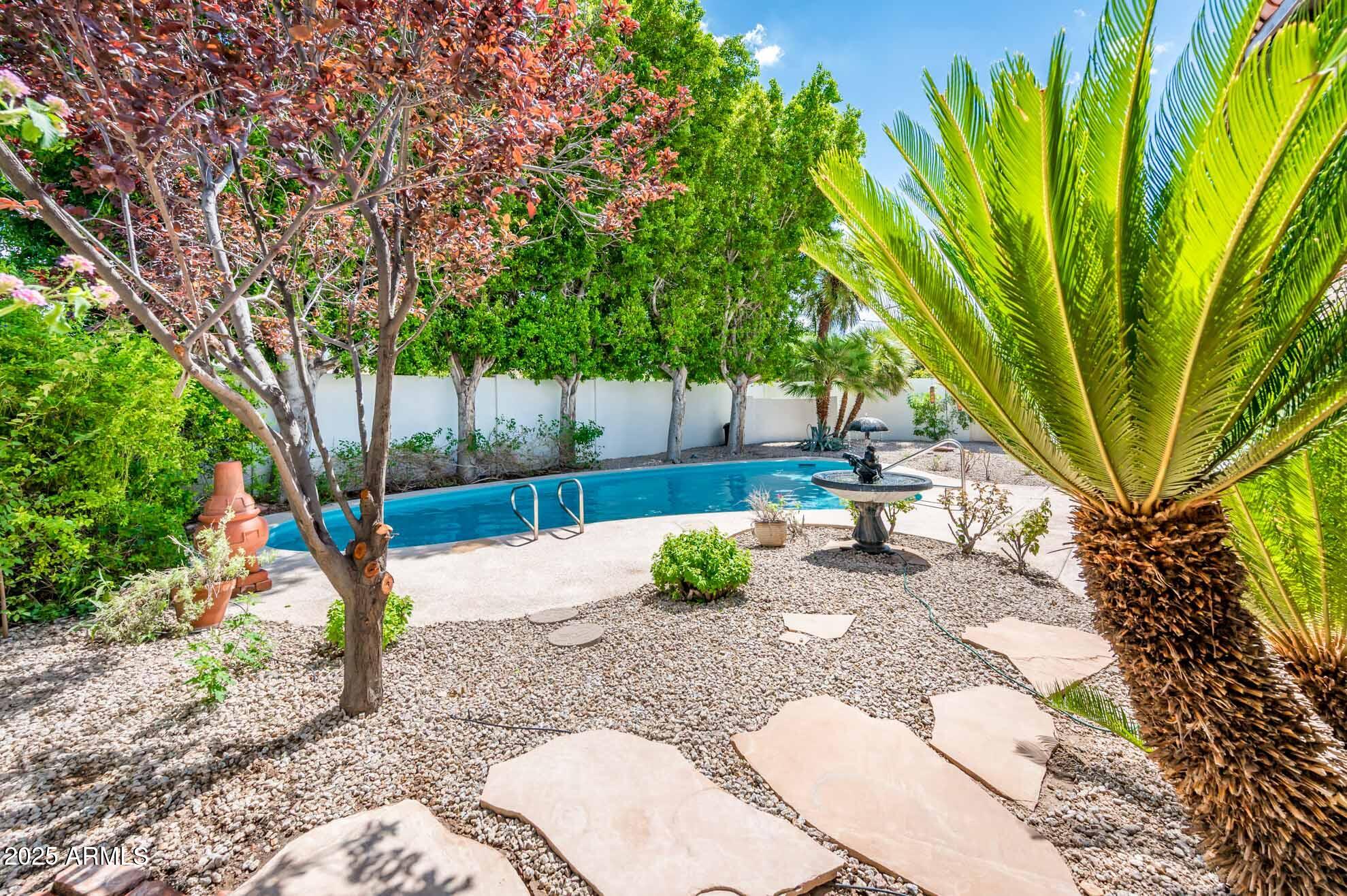 1224 E Rancho Drive