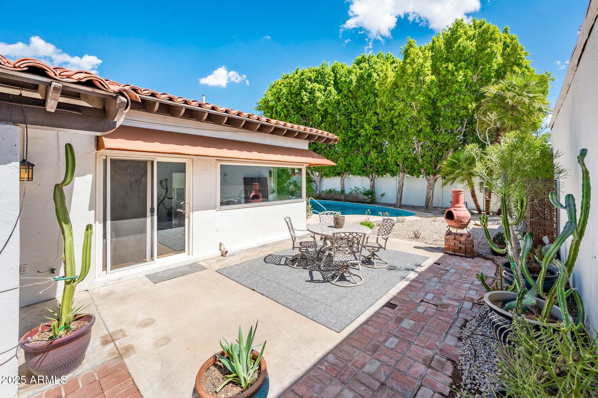 1224 E Rancho Drive