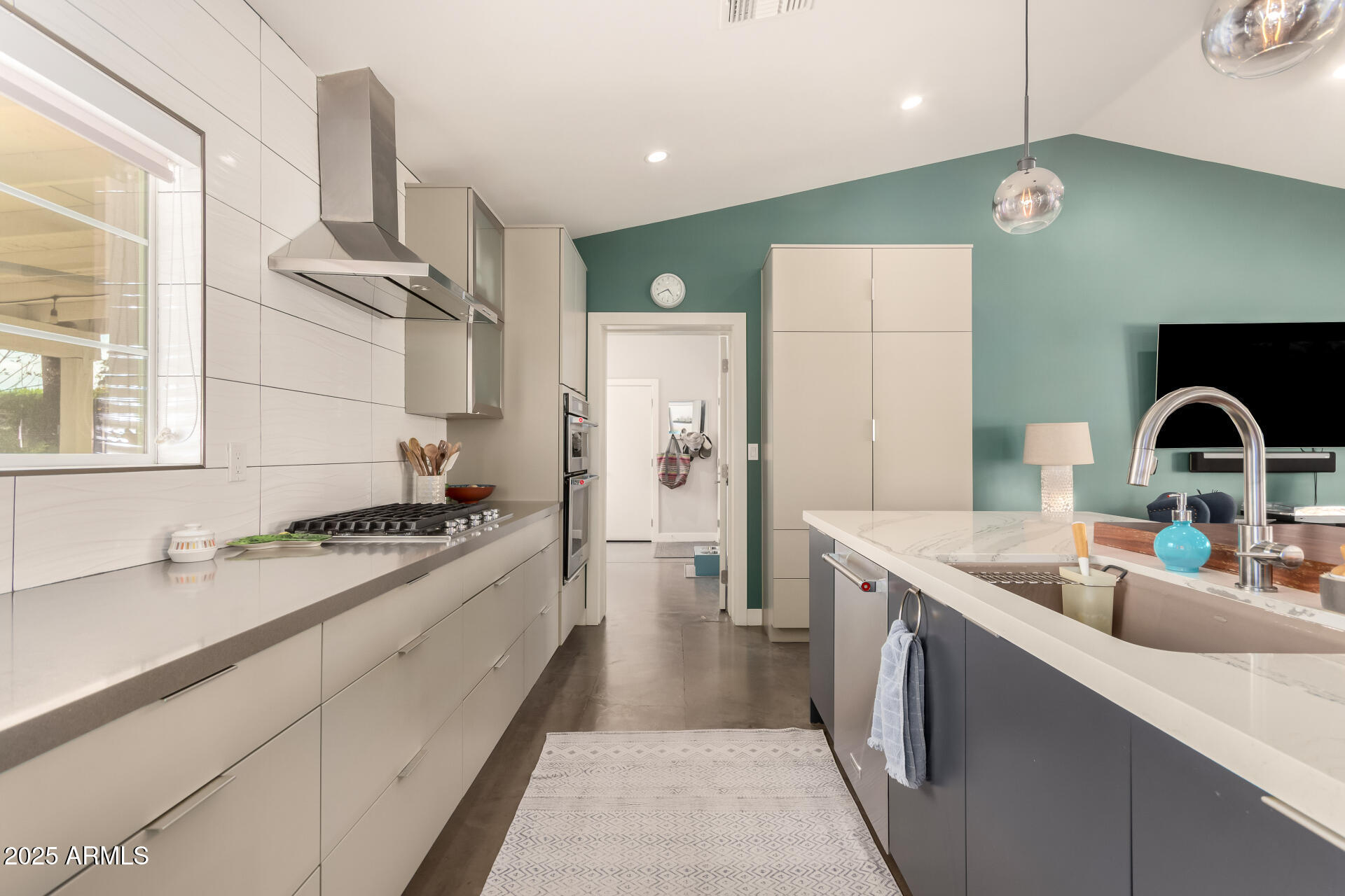 3023 E SELLS Drive