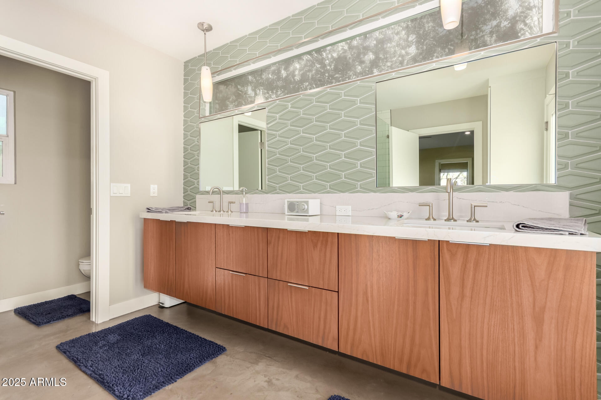3023 E SELLS Drive